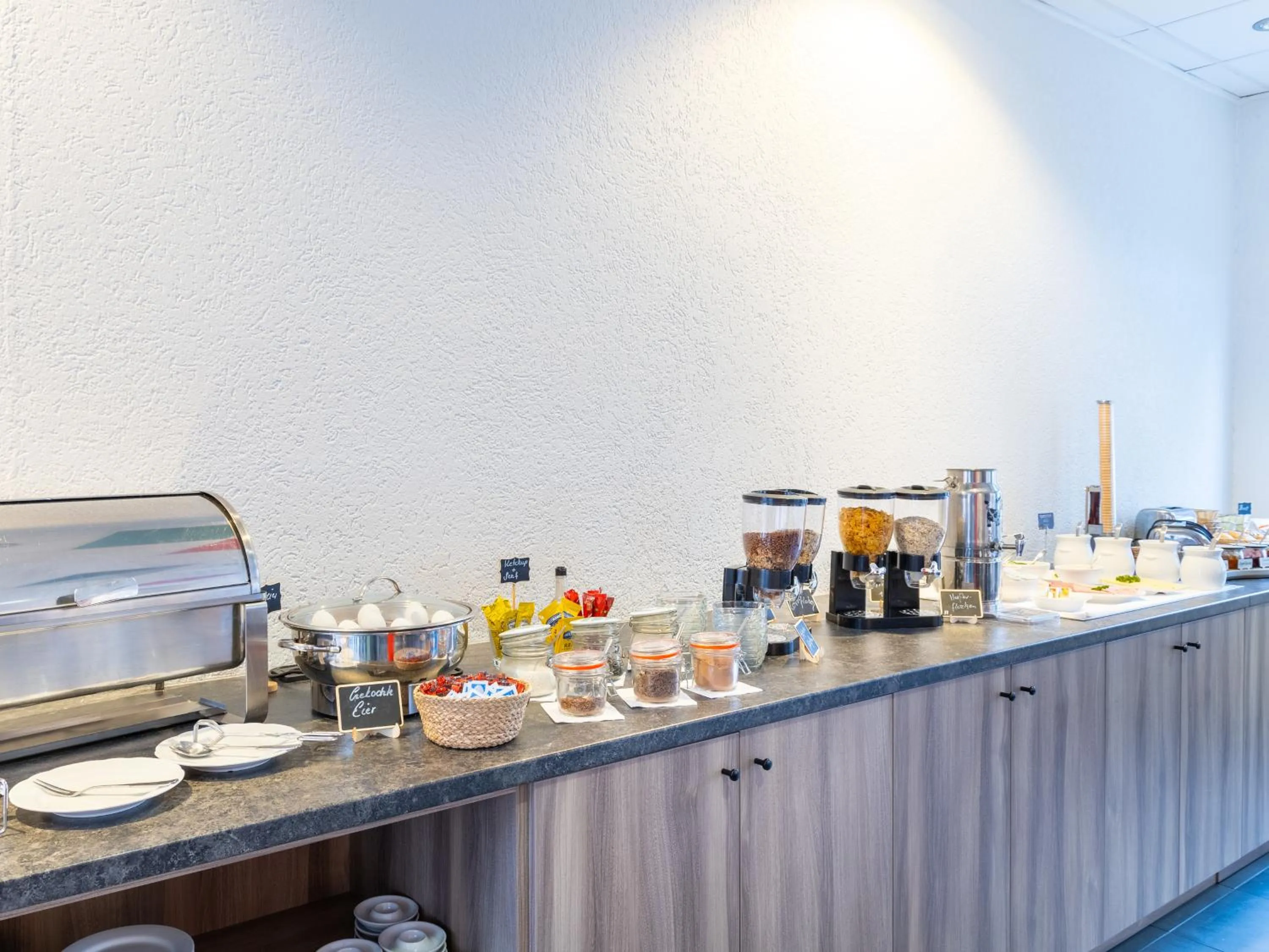 Buffet breakfast in Good Morning Berlin City West