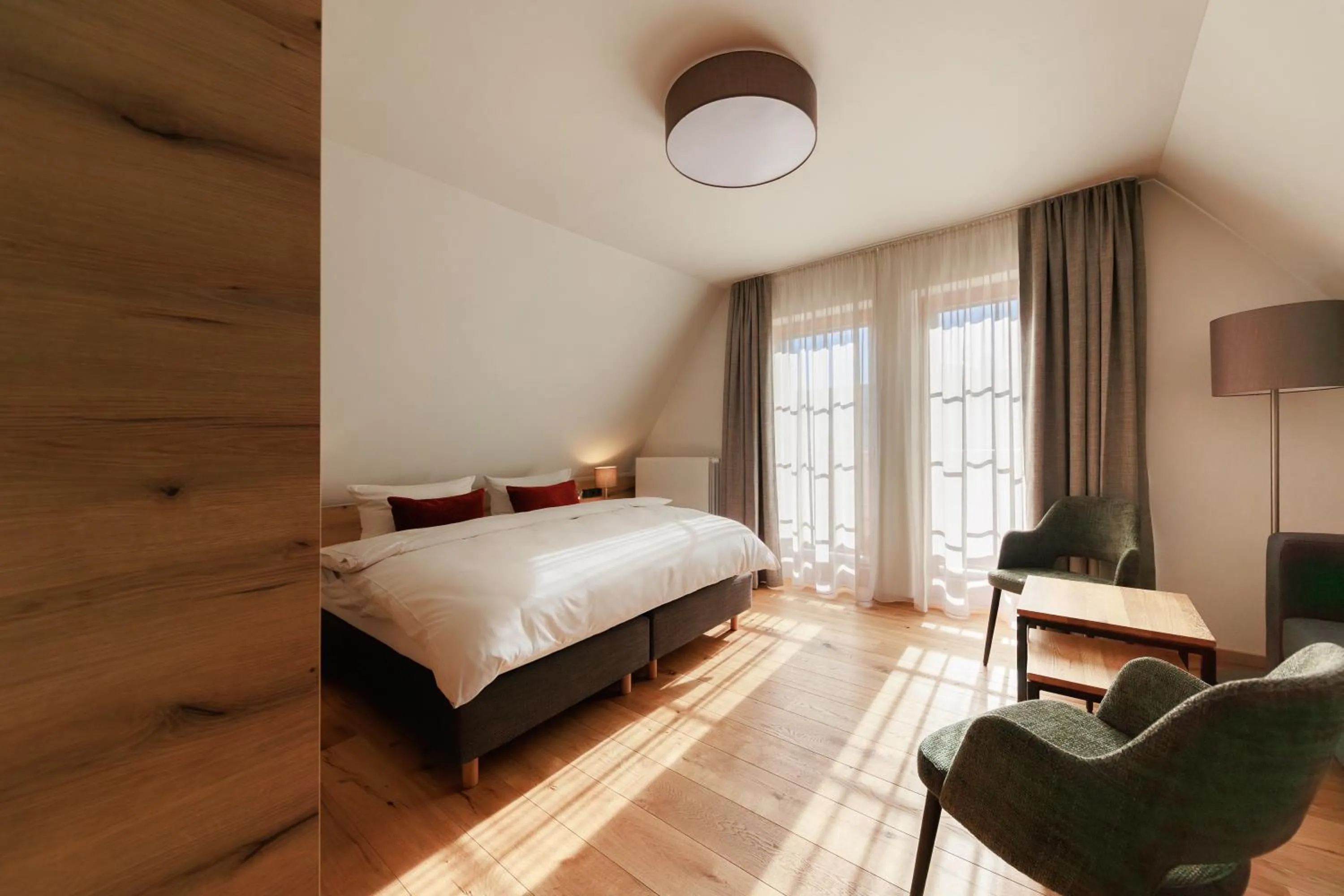 Photo of the whole room, Bed in Hotel Amselgrundschlößchen