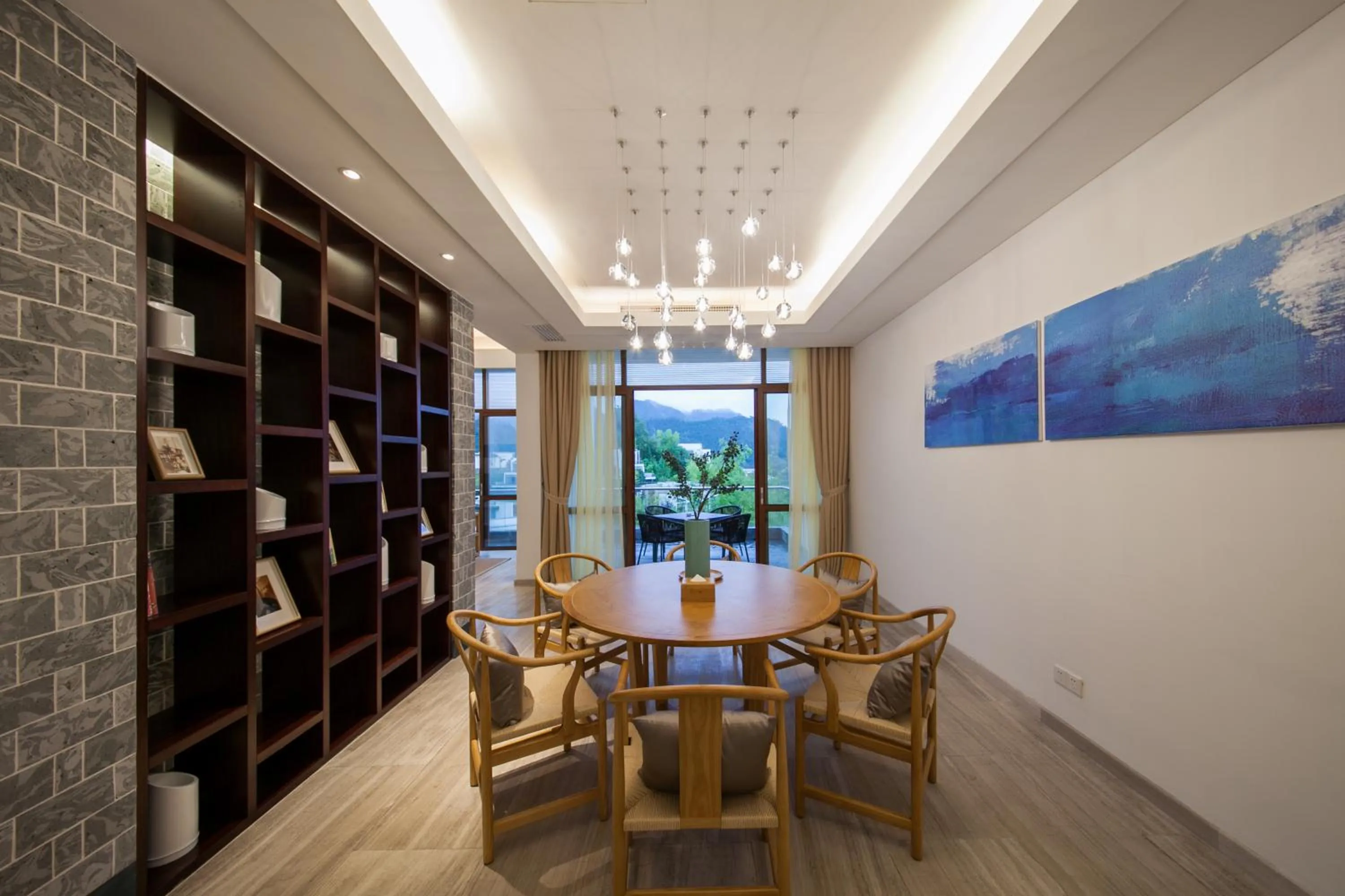 Dining area in Huangshan Demaotang Hotel