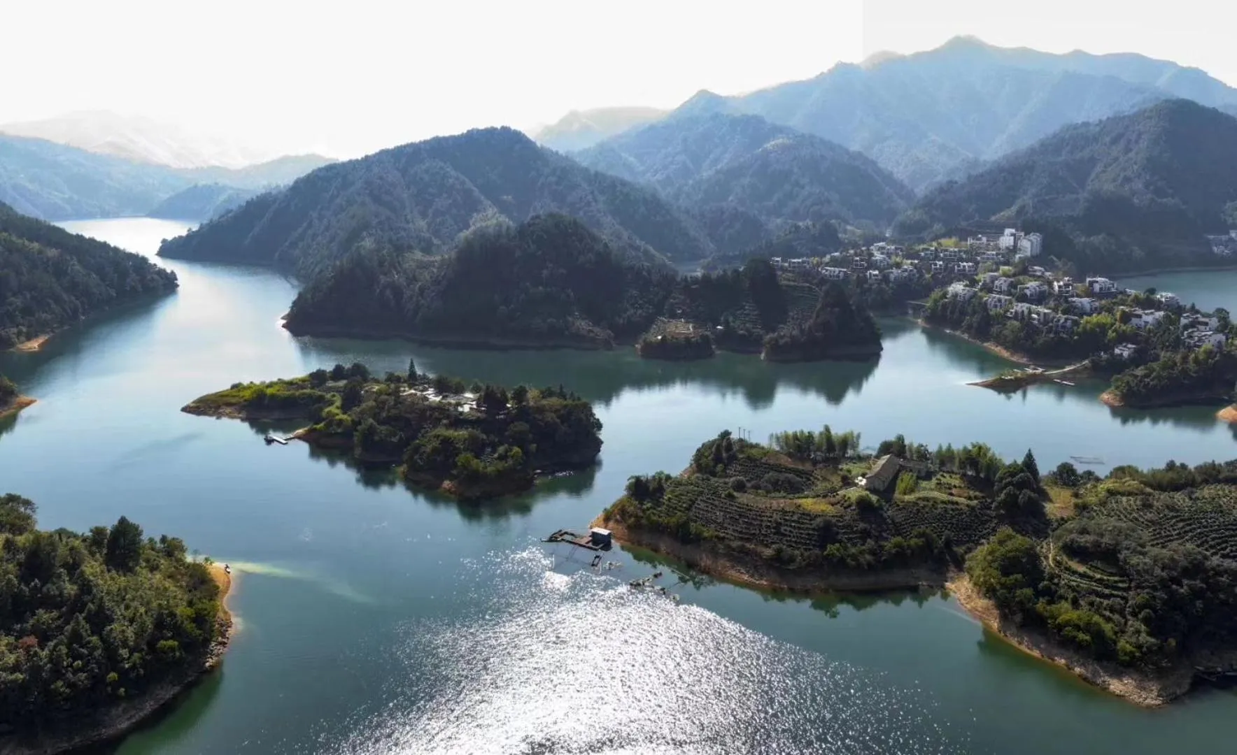 Lake view in Huangshan Demaotang Hotel