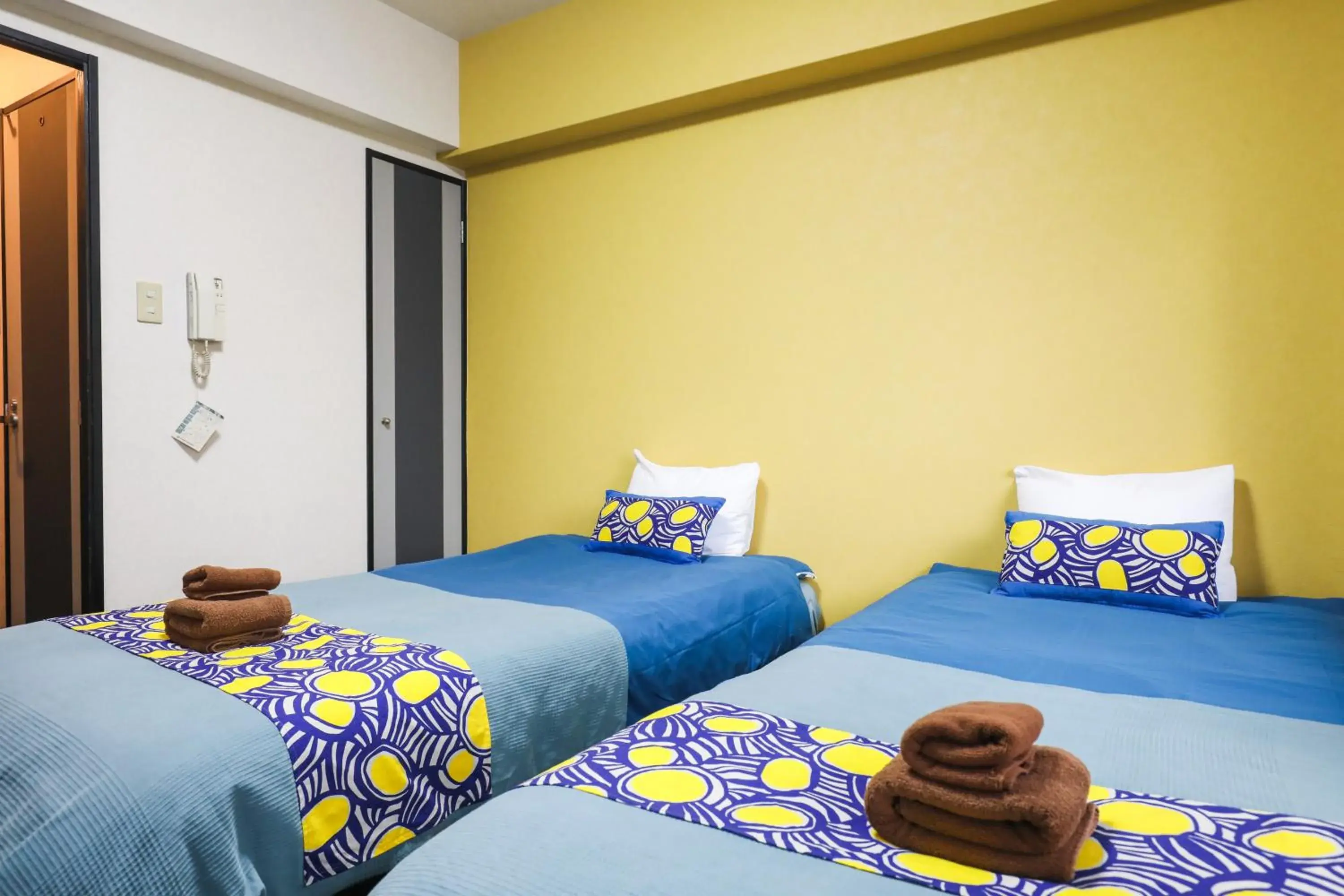 Twin Room in SUMIYOSHI APARTMENT Hotel 住吉アパートメントホテル Twin Room in SUMIYOSHI APARTMENT Hotel 住吉アパートメントホテル