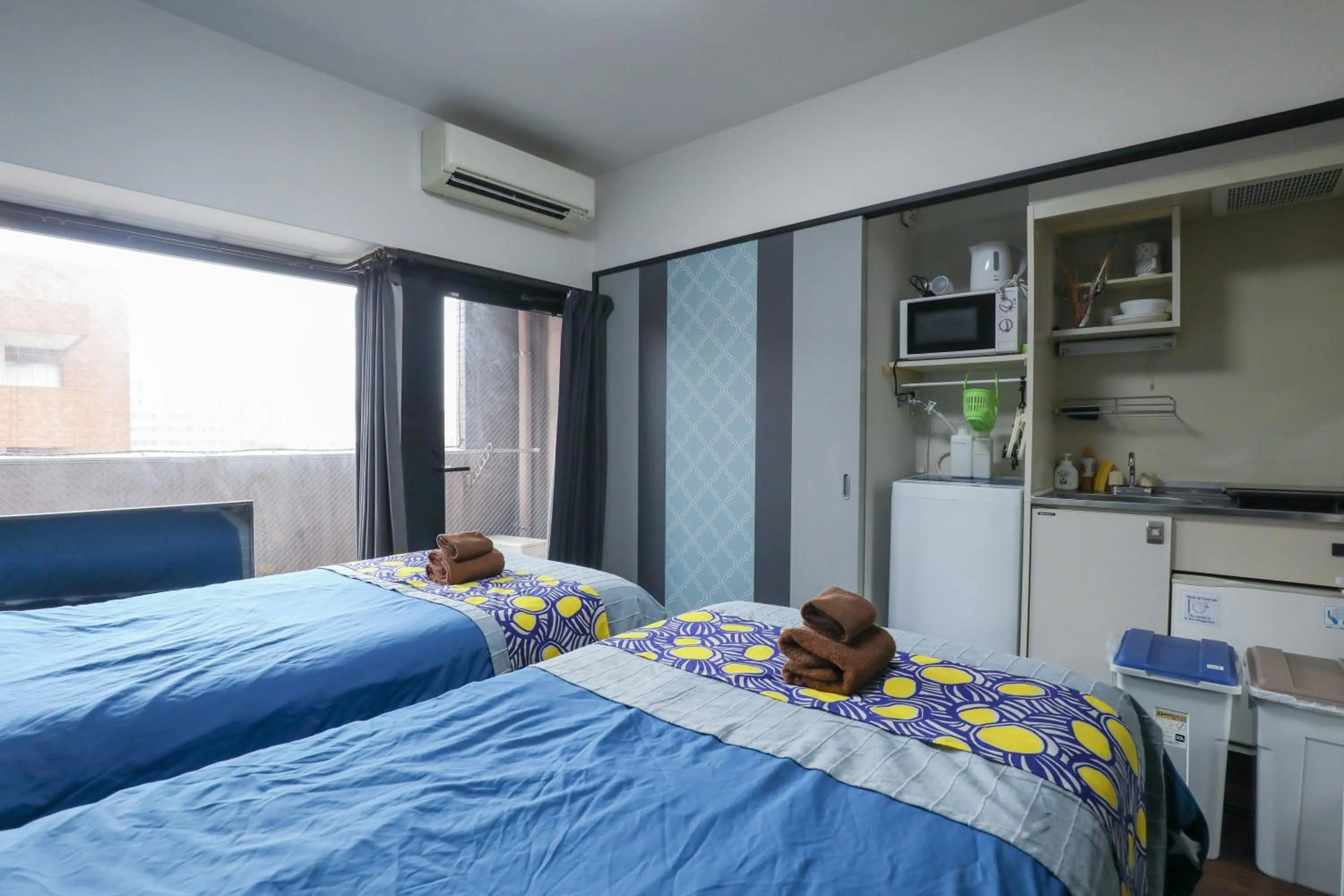 Twin Room in SUMIYOSHI APARTMENT Hotel 住吉アパートメントホテル
