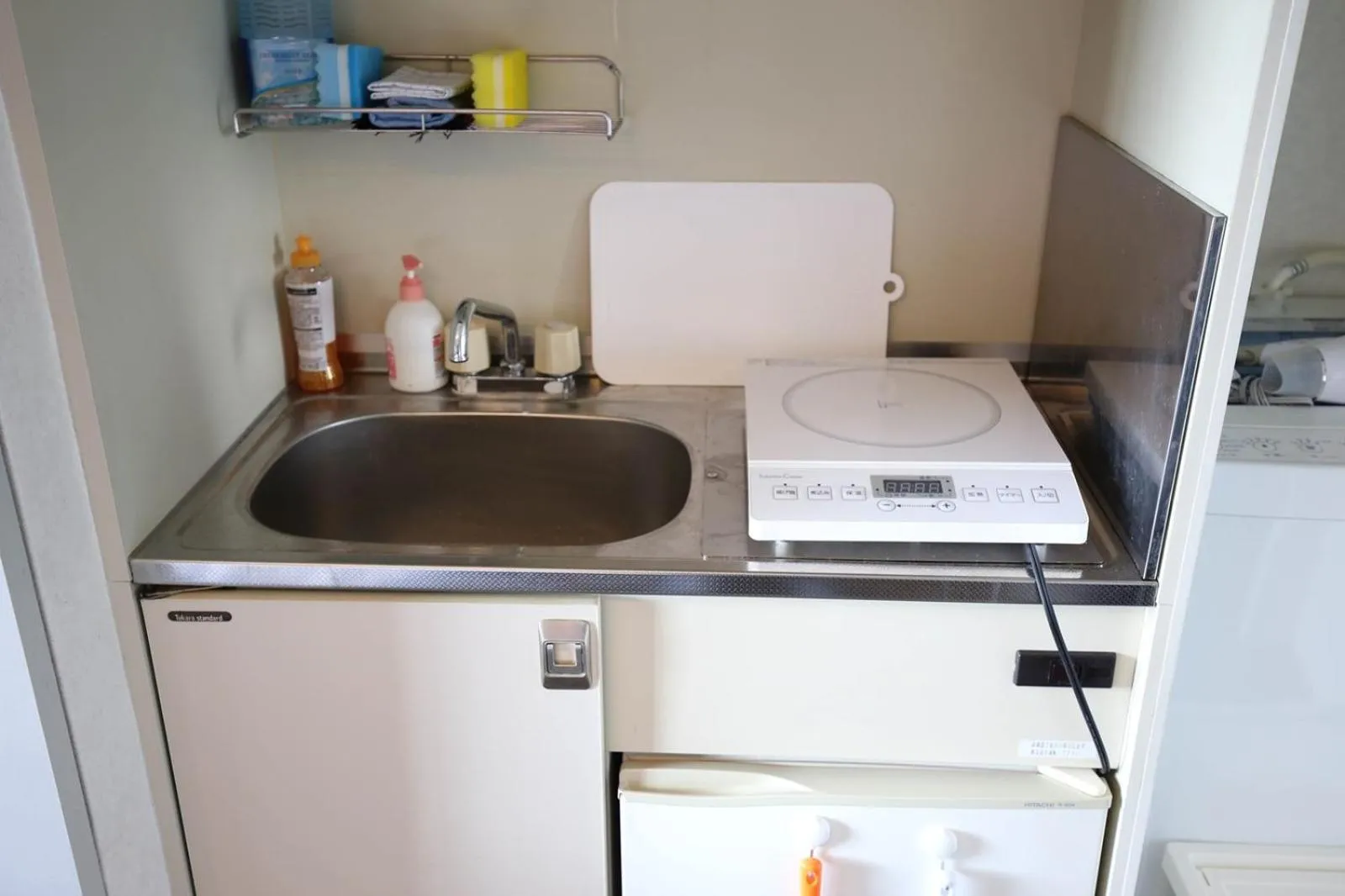Kitchen or kitchenette in SUMIYOSHI APARTMENT Hotel 住吉アパートメントホテル
