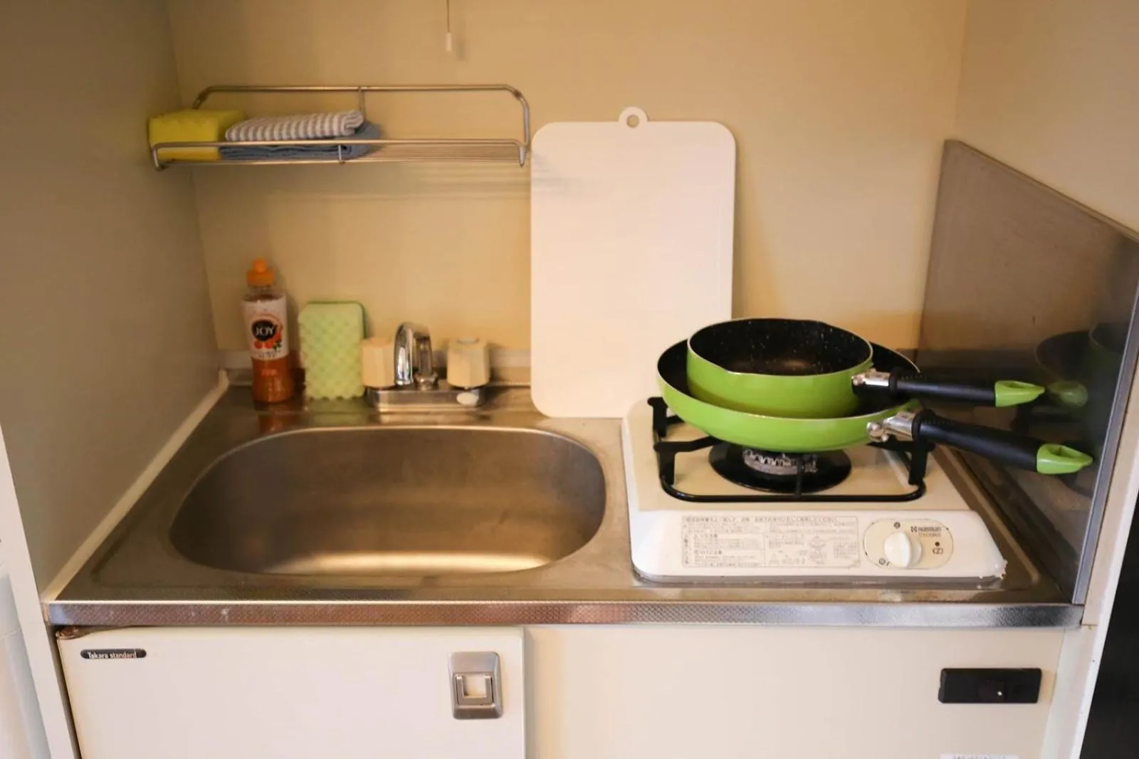 Kitchen or kitchenette in SUMIYOSHI APARTMENT Hotel 住吉アパートメントホテル