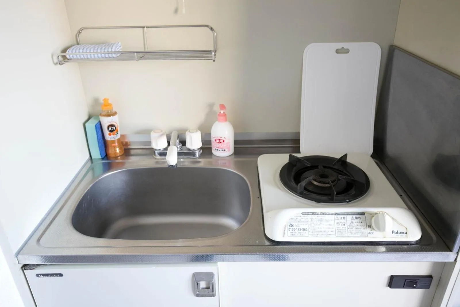 stove in SUMIYOSHI APARTMENT Hotel 住吉アパートメントホテル