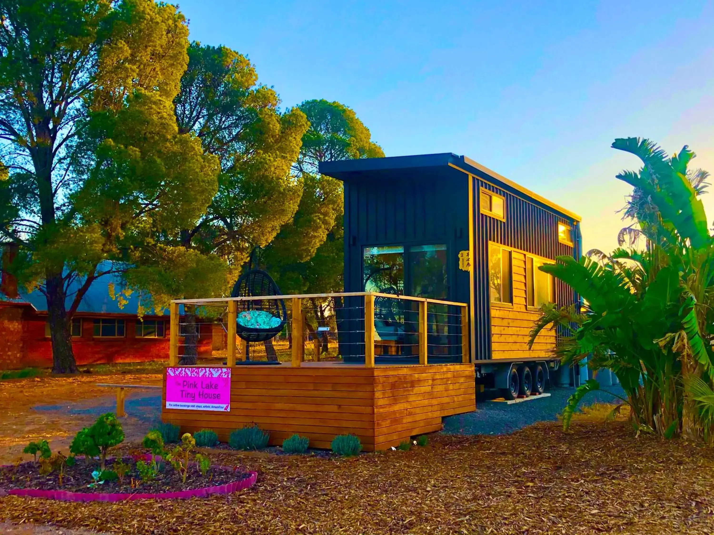 Property building in The Pink Lake Tiny House - 'Sakura' Property building in The Pink Lake Tiny House - 'Sakura'
