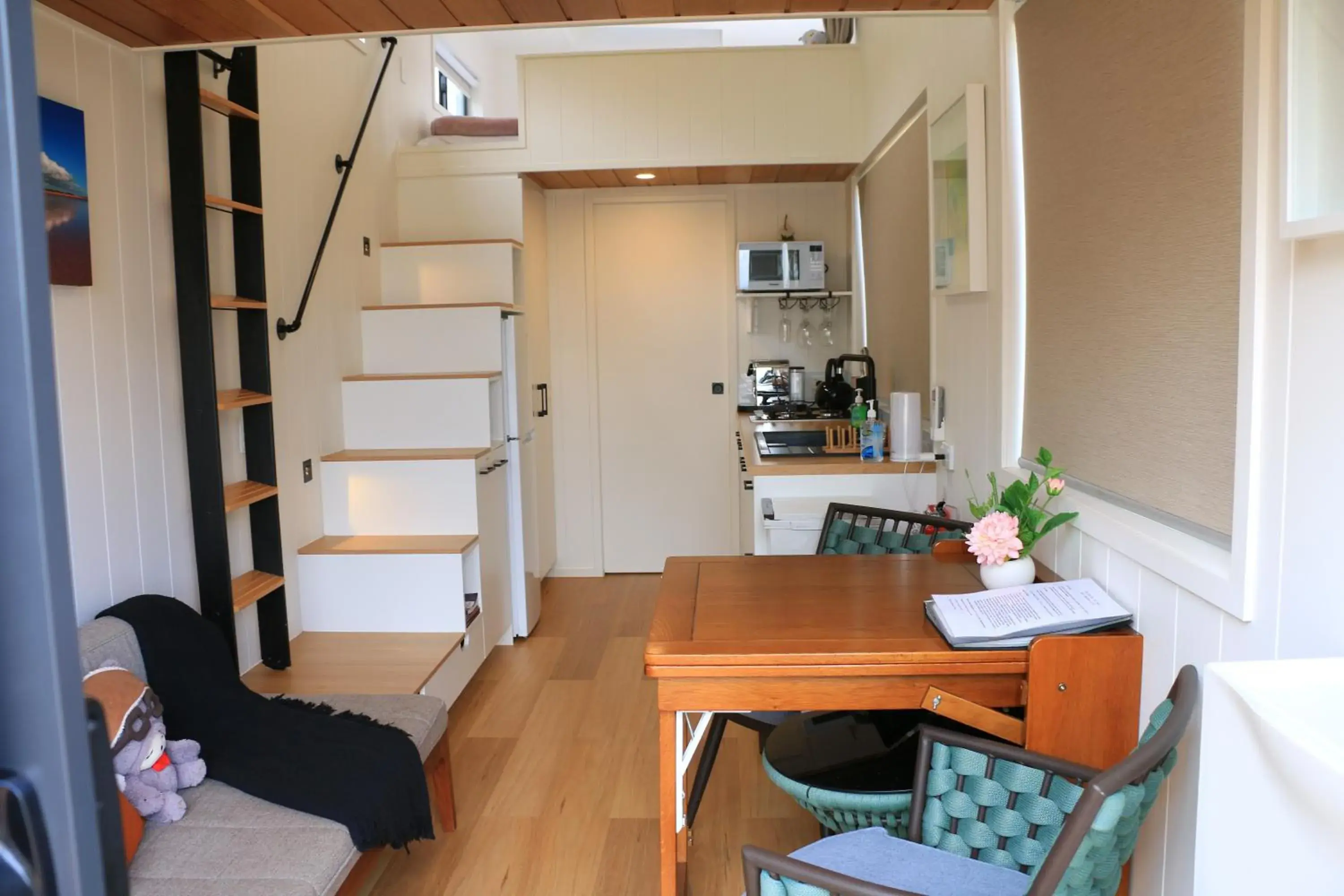 Living room in The Pink Lake Tiny House - 'Sakura' Living room in The Pink Lake Tiny House - 'Sakura'
