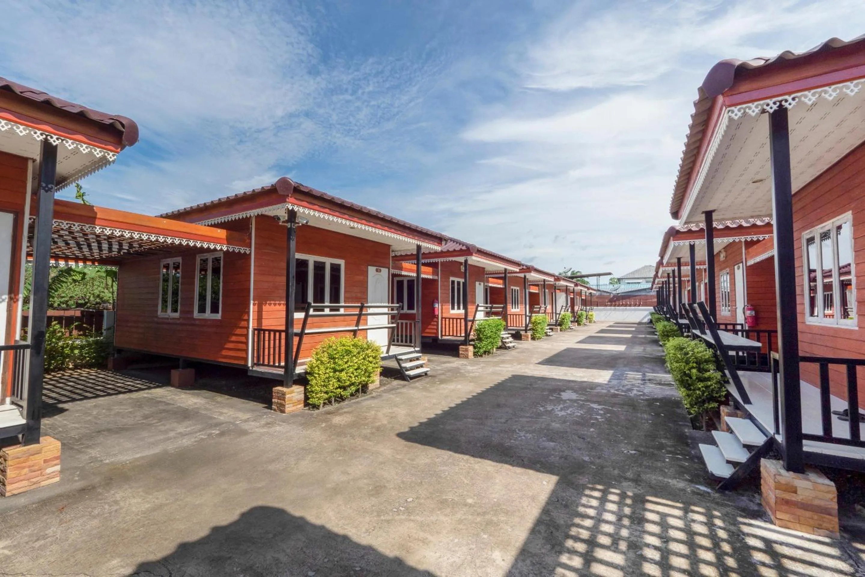 Facade/entrance in OYO 1166 Train Way Resort