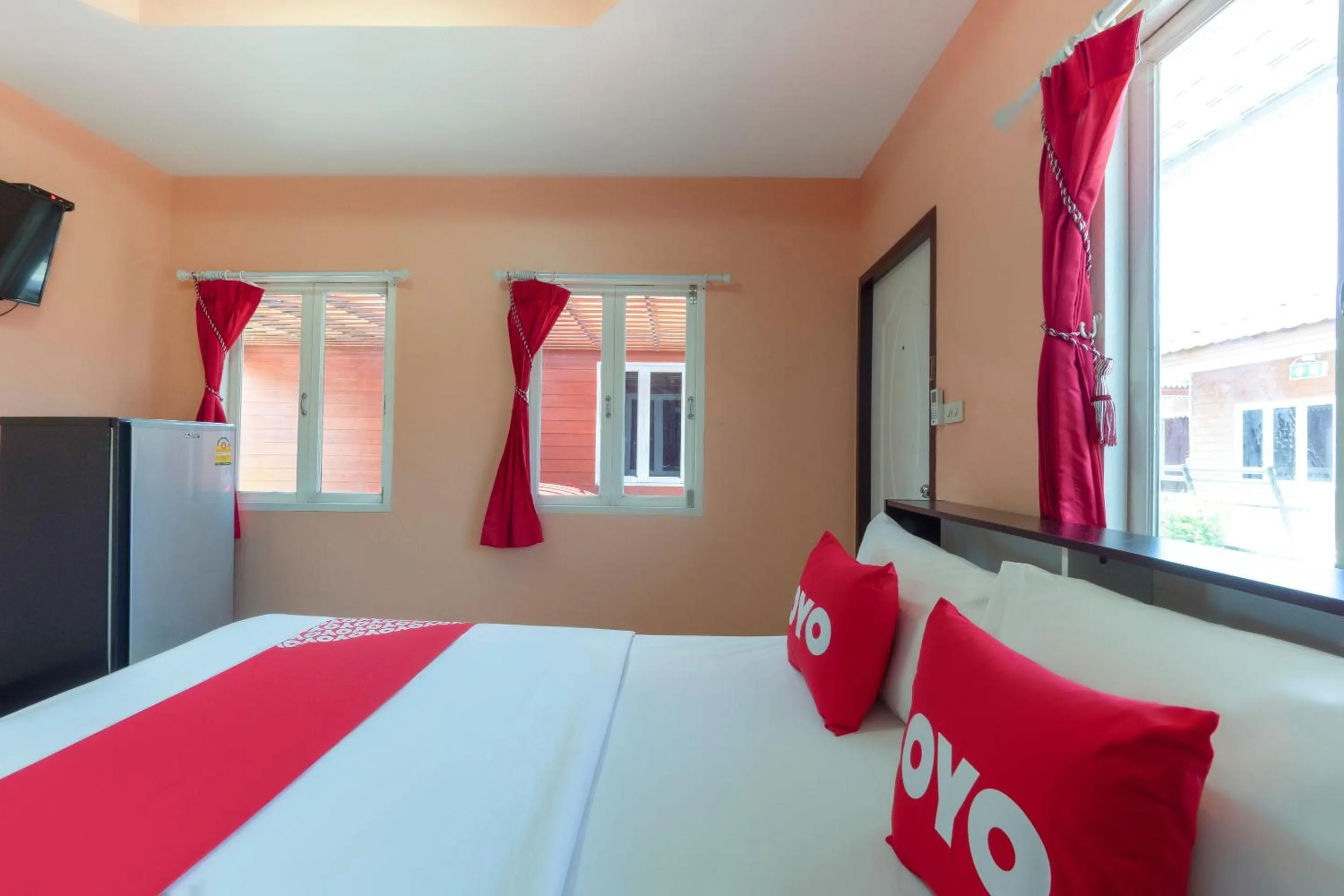 Bedroom, Bed in OYO 1166 Train Way Resort