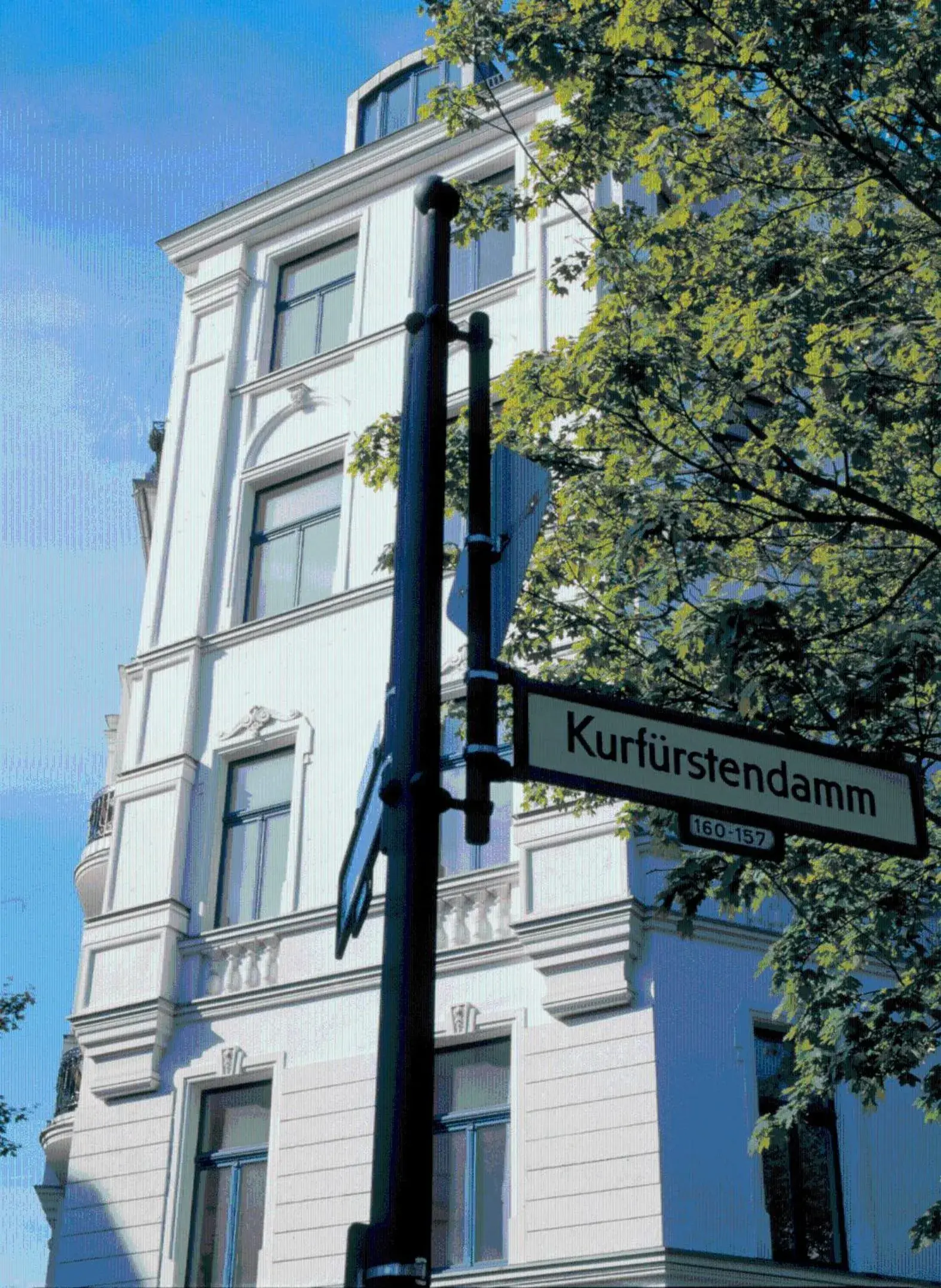 Property building in Louisa's Place Property building in Louisa's Place