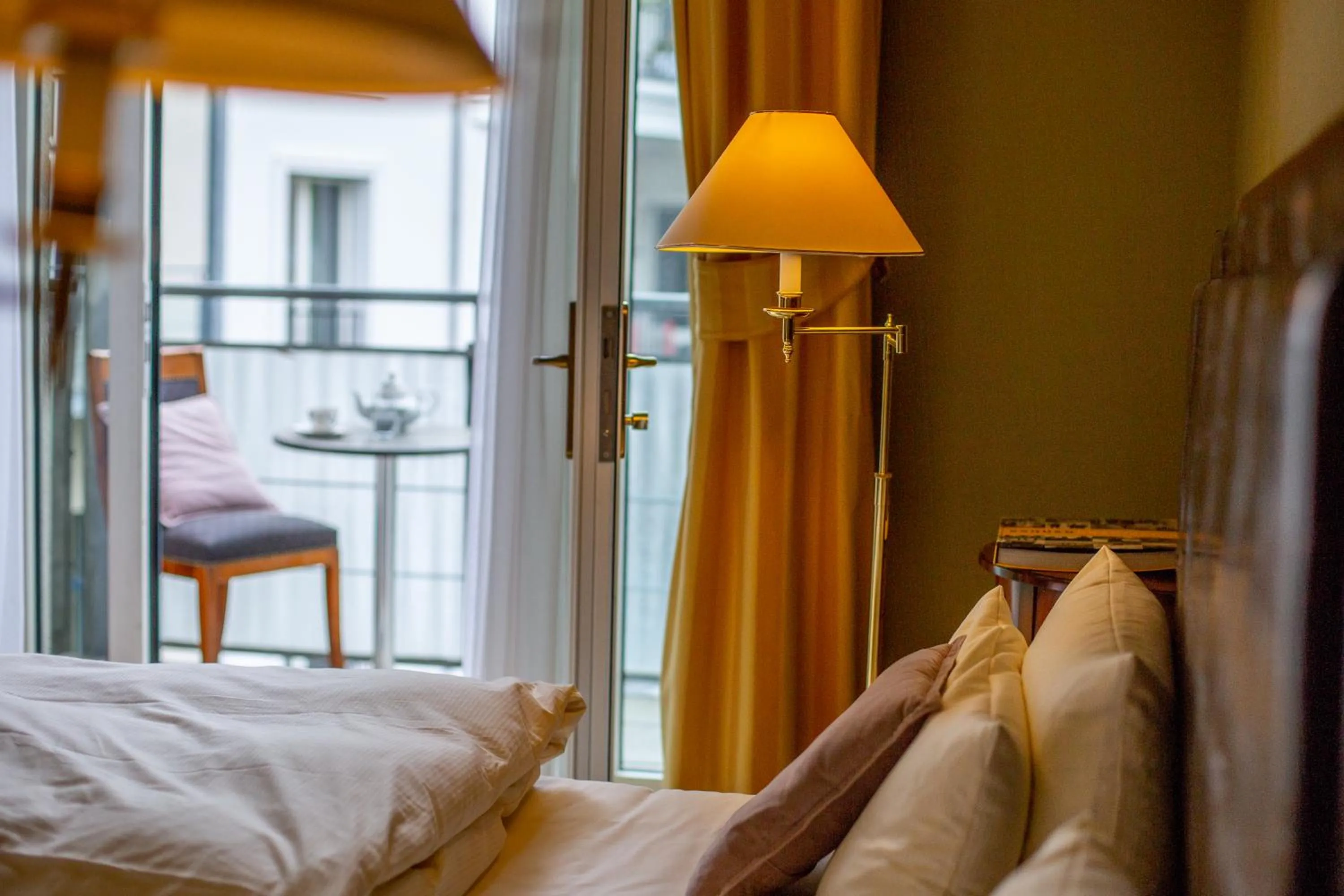 Photo of the whole room, Bed in Louisa's Place