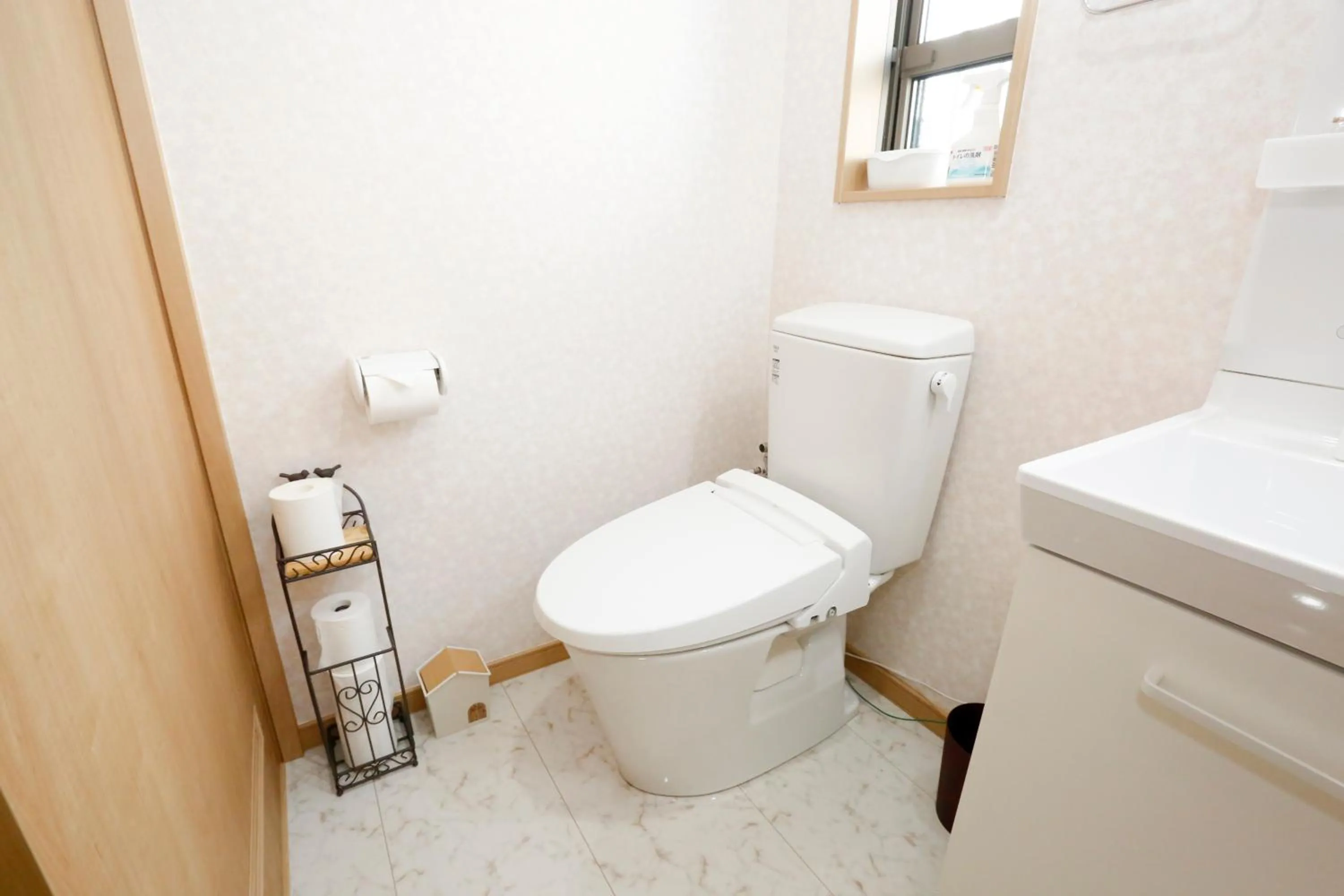 Toilet in Tokyo Enjoy Hotel