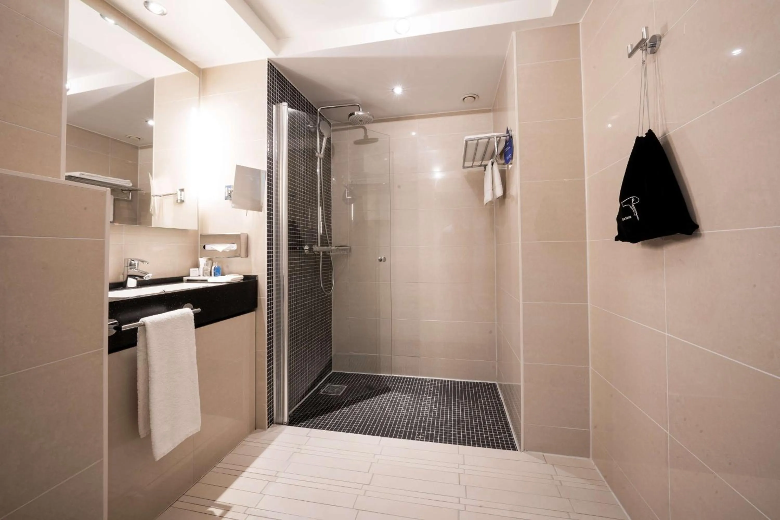 Bathroom in Radisson Blu Conference Hotel, Düsseldorf