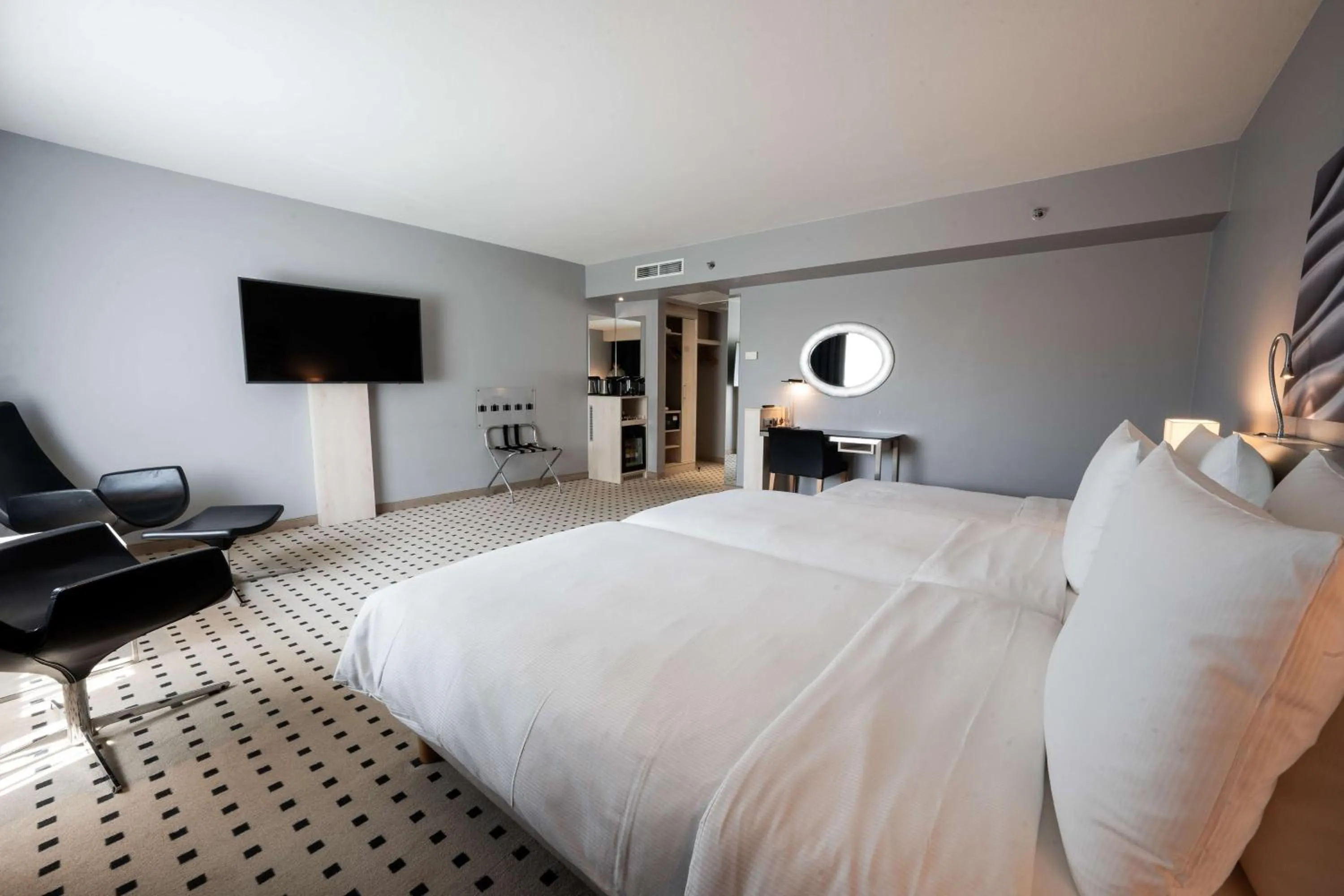 Bedroom, Bed in Radisson Blu Conference Hotel, Düsseldorf