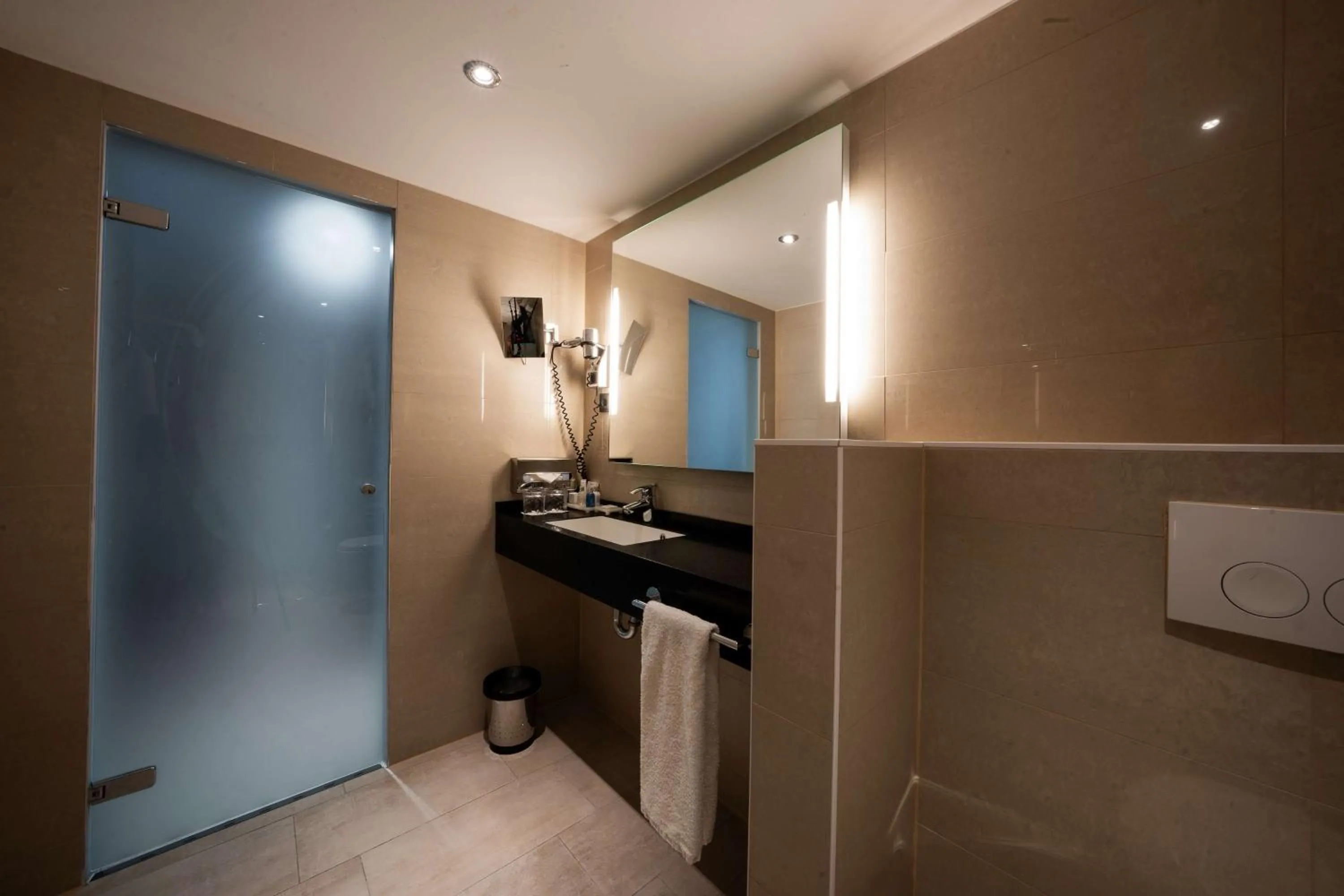 Bathroom in Radisson Blu Conference Hotel, Düsseldorf