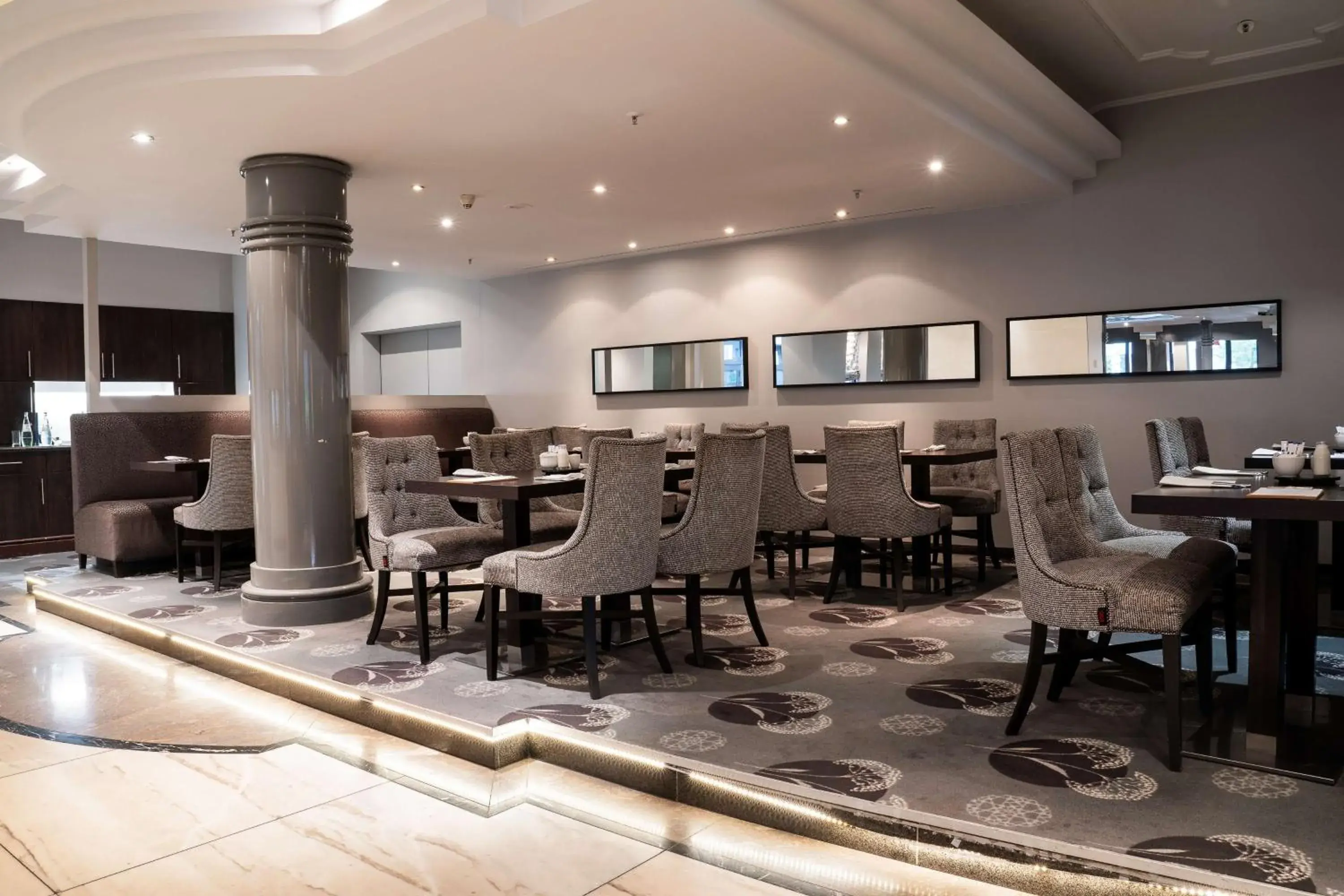 Restaurant/places to eat in Radisson Blu Conference Hotel, Düsseldorf Restaurant/places to eat in Radisson Blu Conference Hotel, Düsseldorf