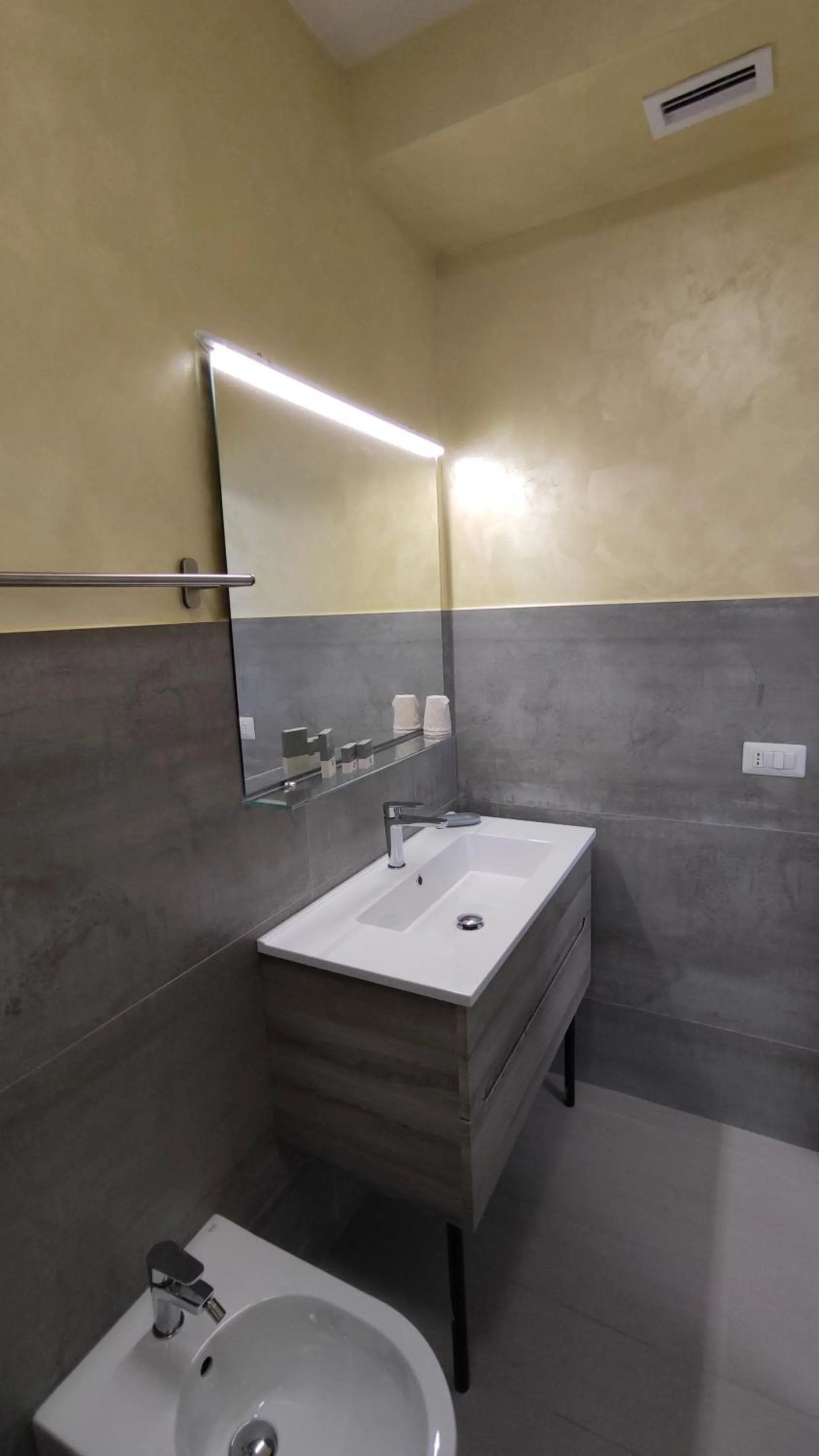 Bathroom in Terrazze Naos