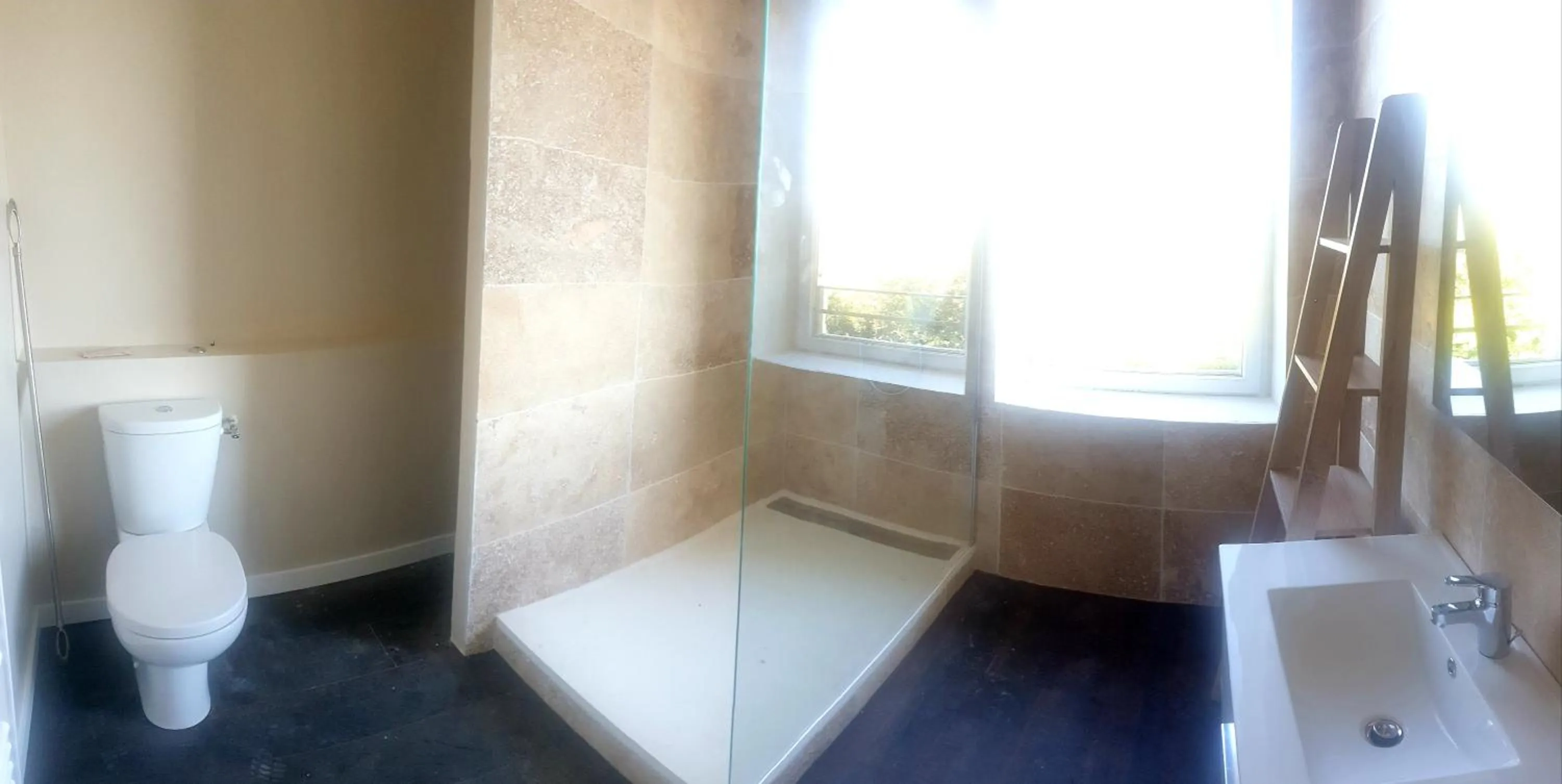 Bathroom in Mas Tareau la Syrah