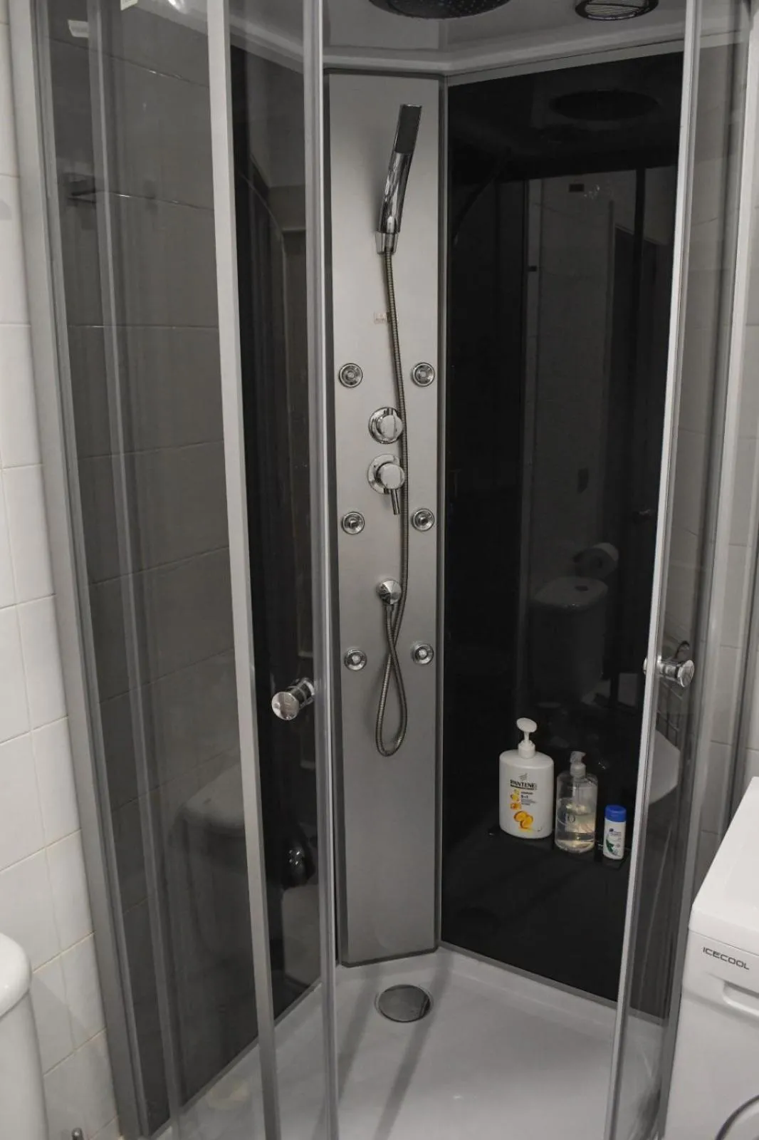 Shower in Apartamento Descalzos