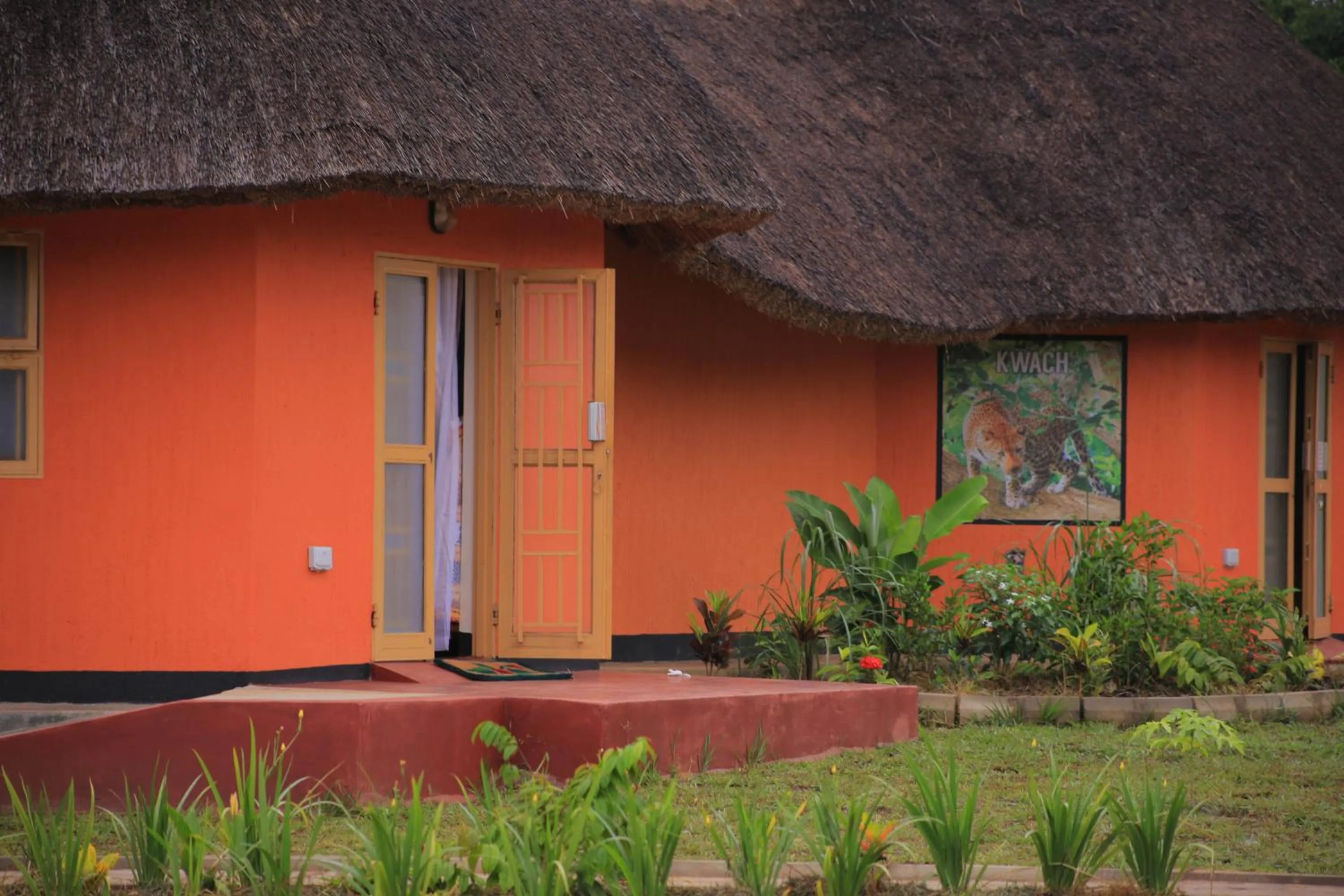 Facade/entrance in Acaki Lodge