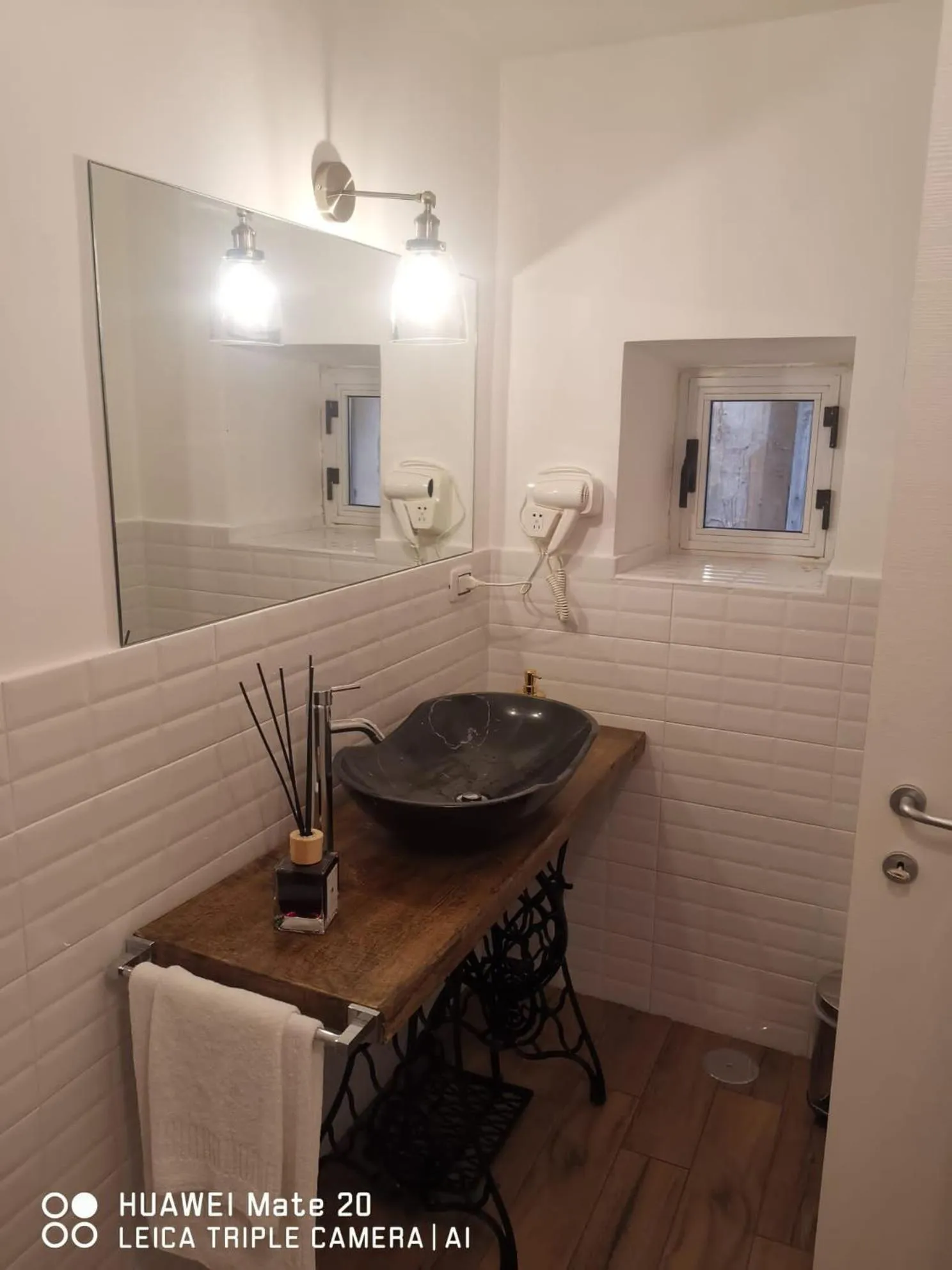 Bathroom in TOLEDO CLASS