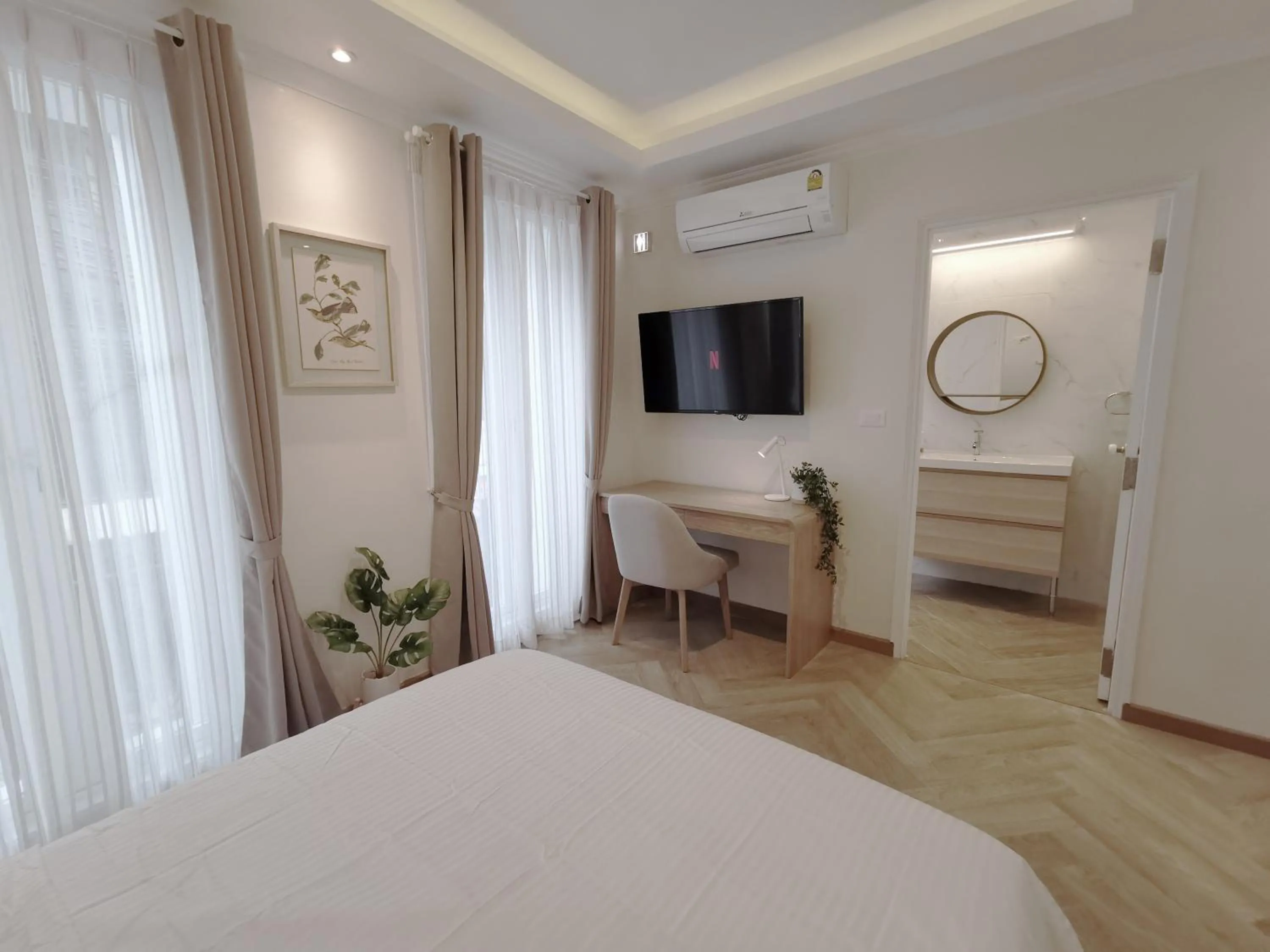 Photo of the whole room, Bed in Double Bed Hotel