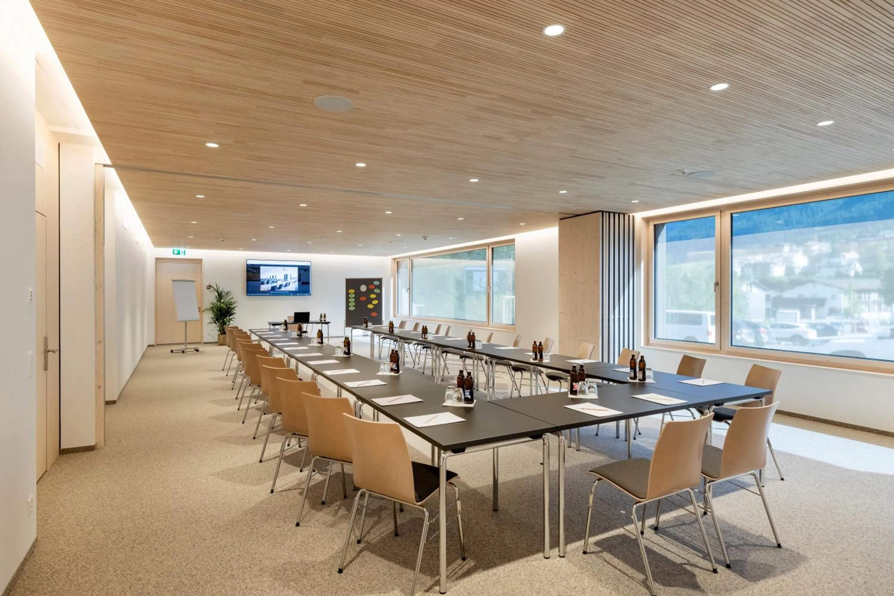 Business facilities in AVES Hotel Savognin