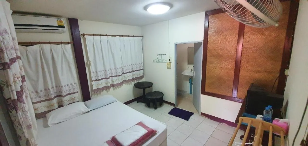 Photo of the whole room, Bed in Putan-namsai Resort