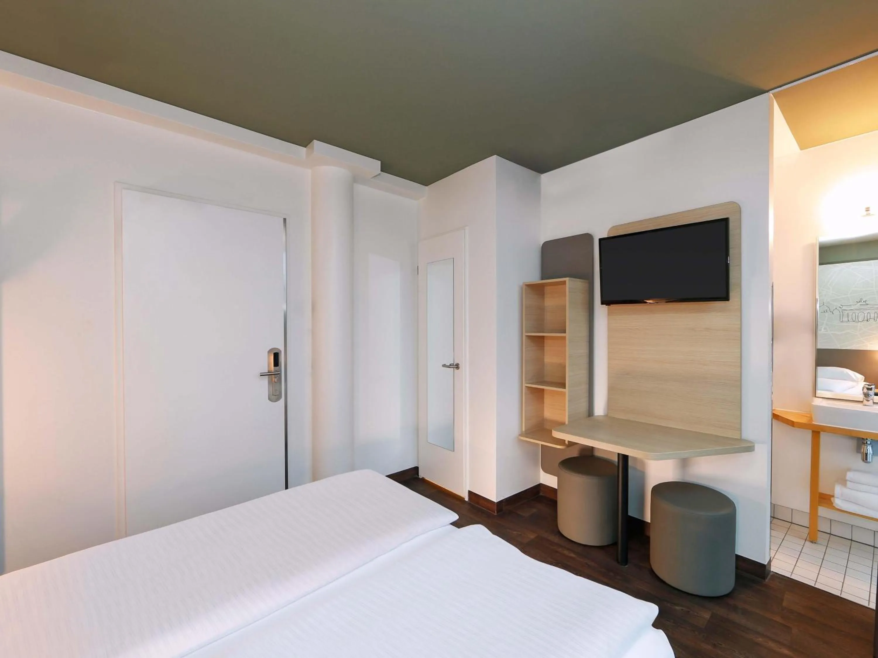 Photo of the whole room, Bed in B&B HOTEL Berlin-Mitte