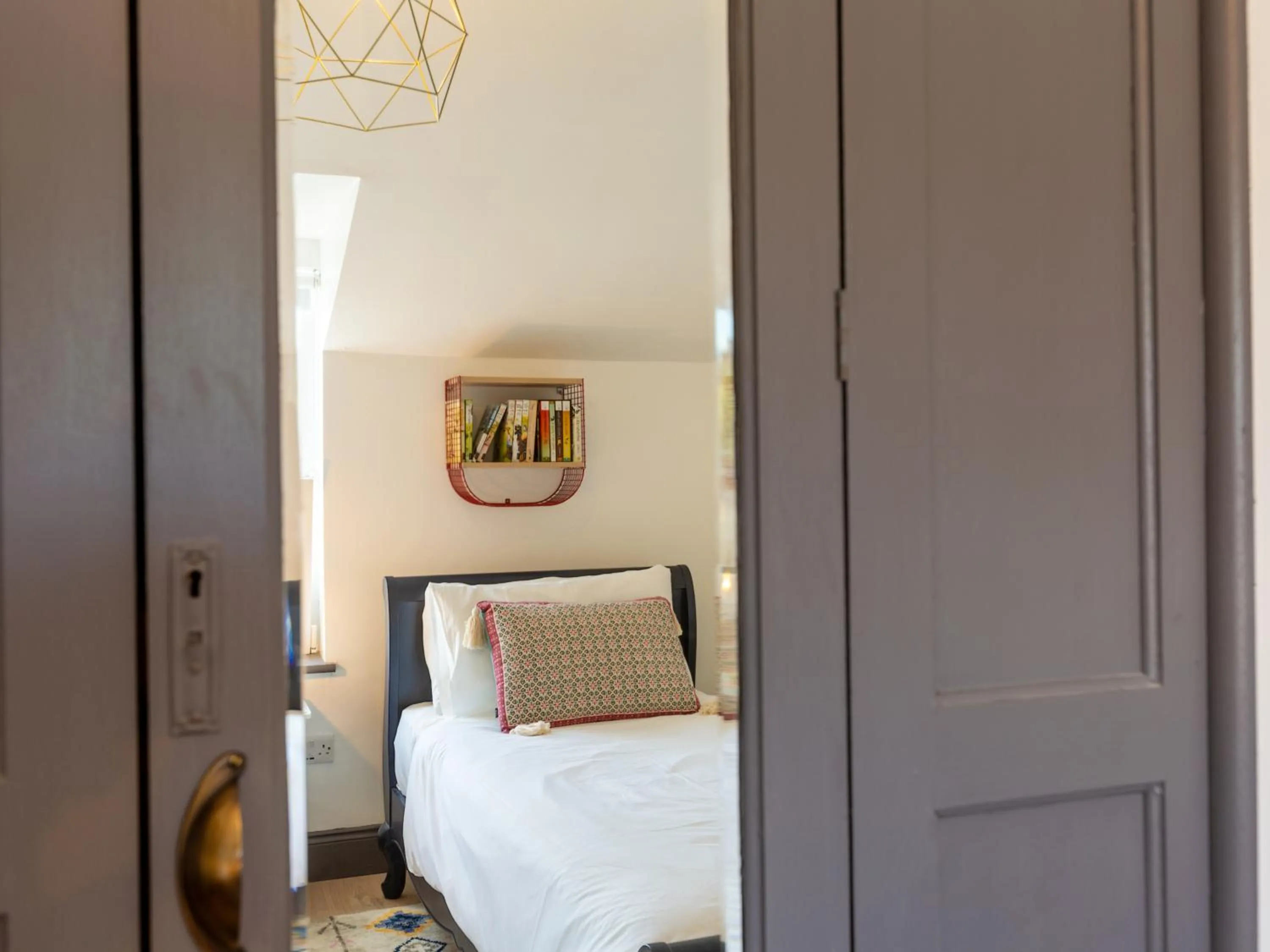 Bedroom, Bed in Macs Townhouse Dungarvan