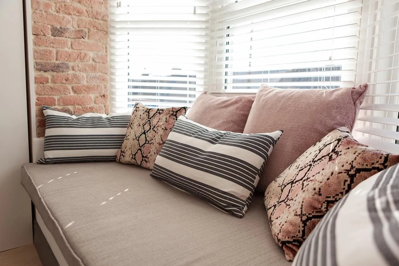 Seating area, Bed in Macs Townhouse Dungarvan