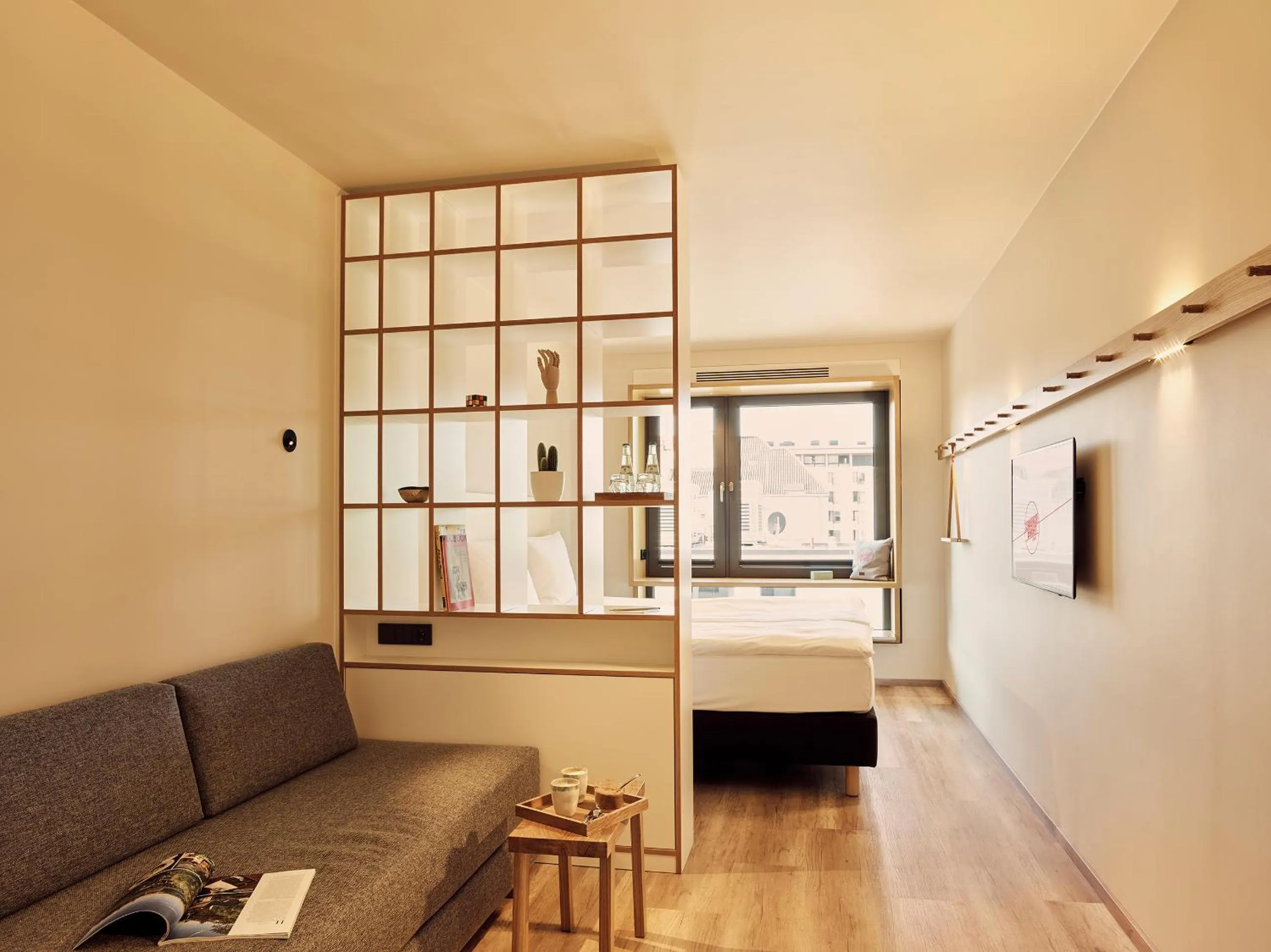 Decorative detail in Schwabinger Wahrheit by Geisel