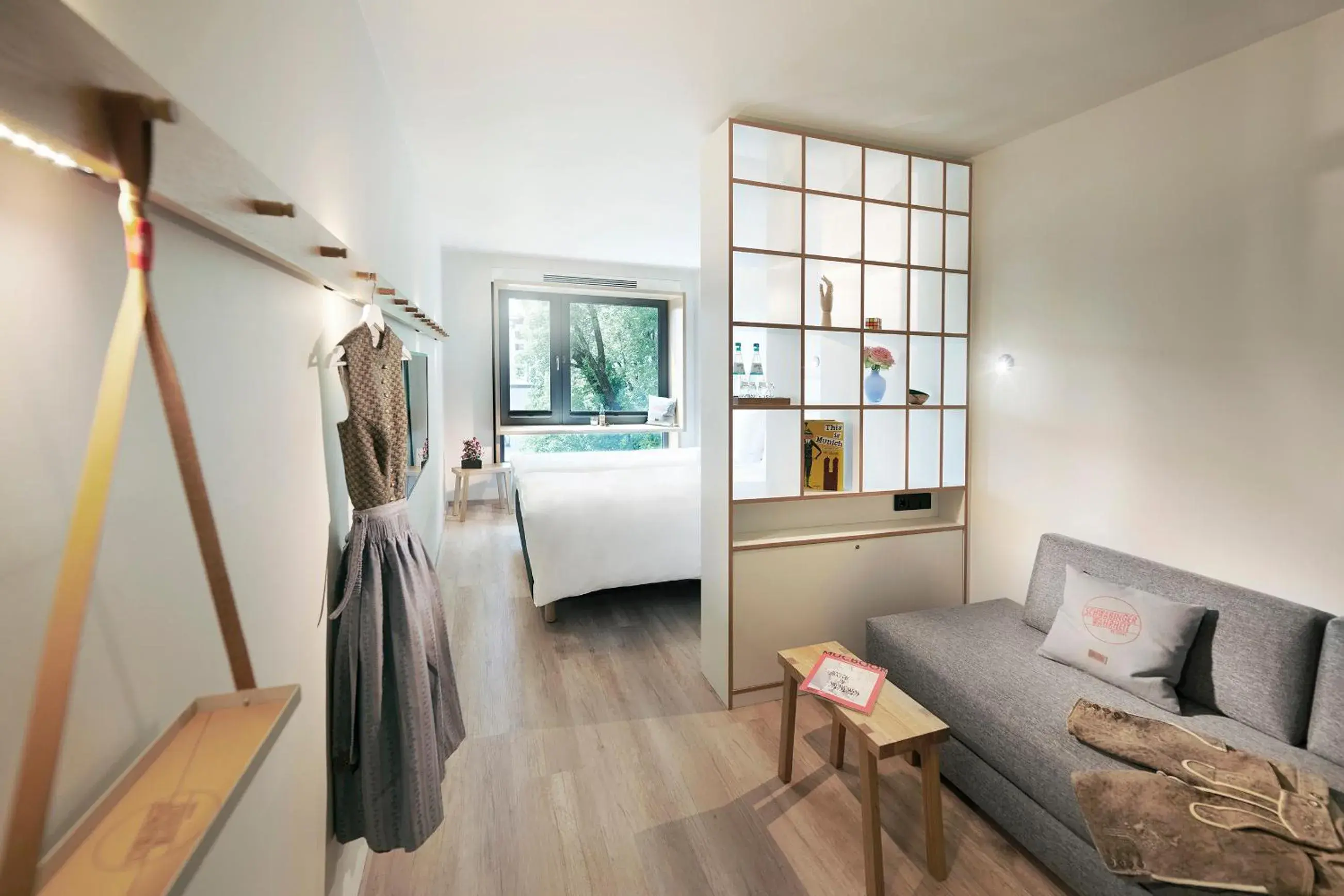 Family Room Courtyard in Schwabinger Wahrheit by Geisel Family Room Courtyard in Schwabinger Wahrheit by Geisel