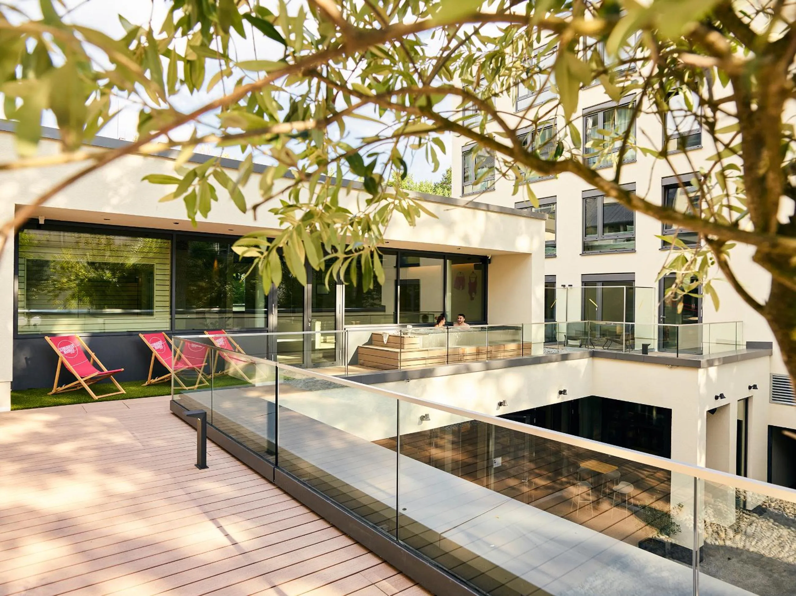 Inner courtyard view in Schwabinger Wahrheit by Geisel