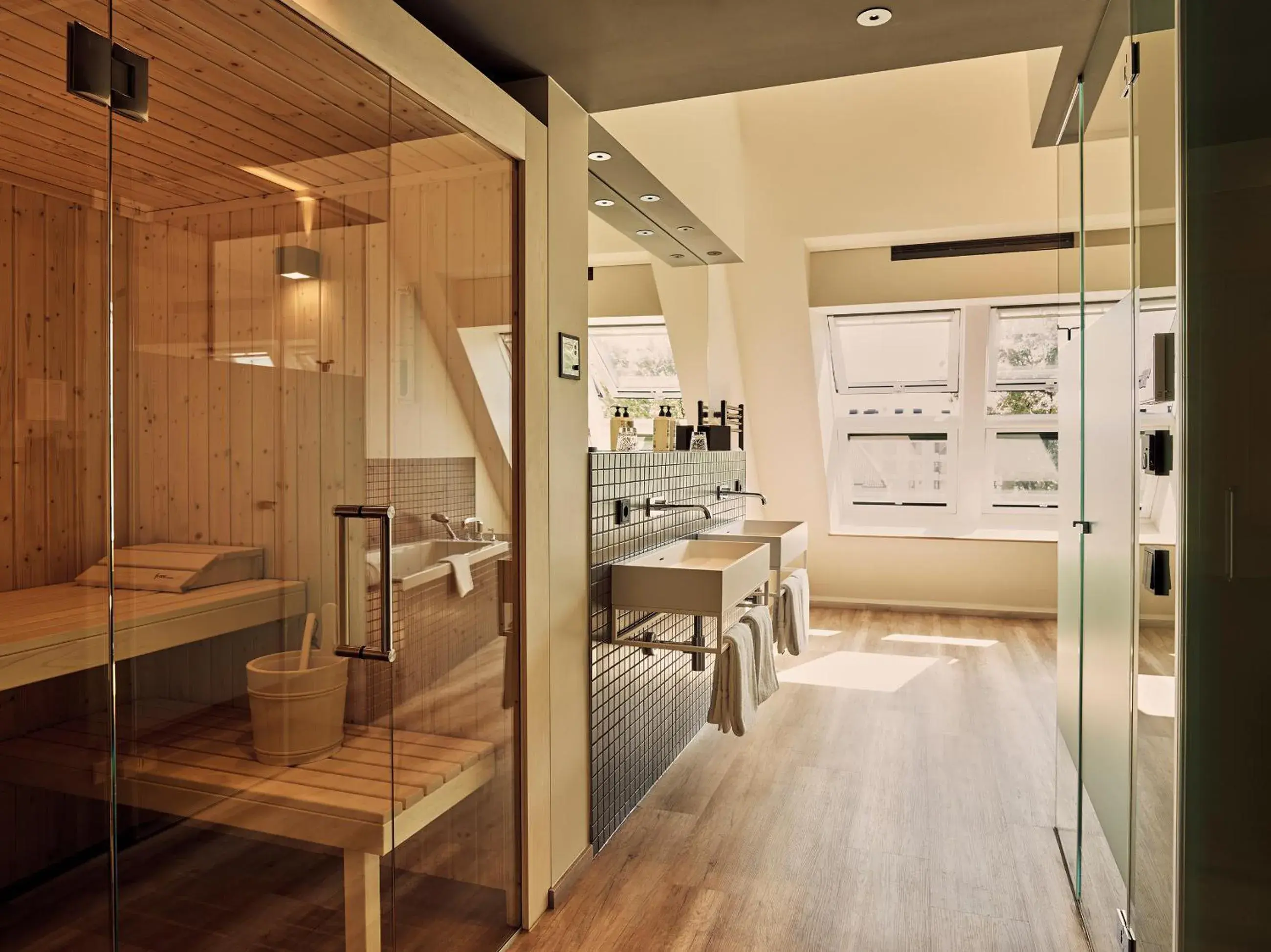 Bathroom in Schwabinger Wahrheit by Geisel Bathroom in Schwabinger Wahrheit by Geisel