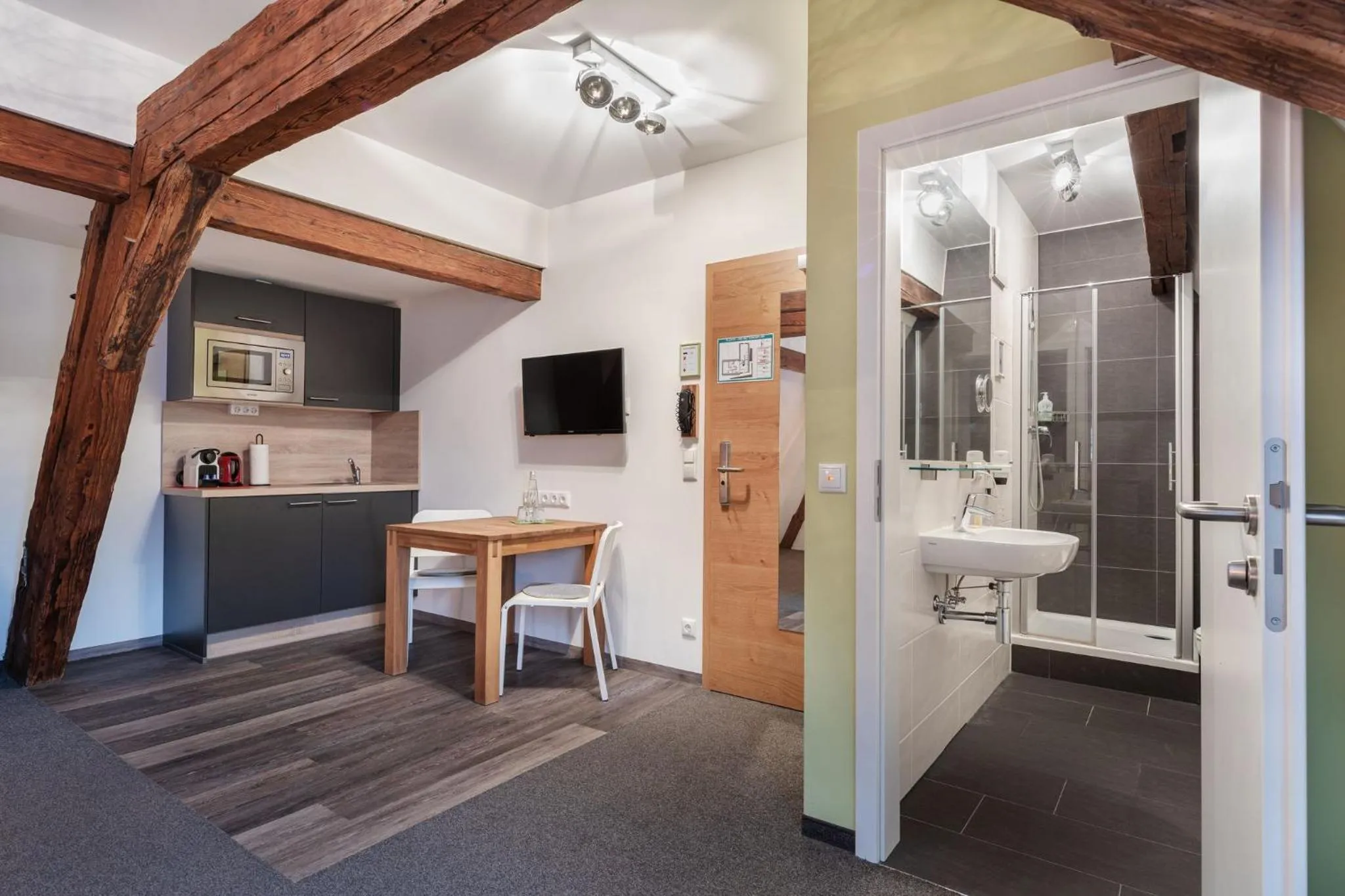 Bathroom in Schieners Hotel & Apfelhof Apartments