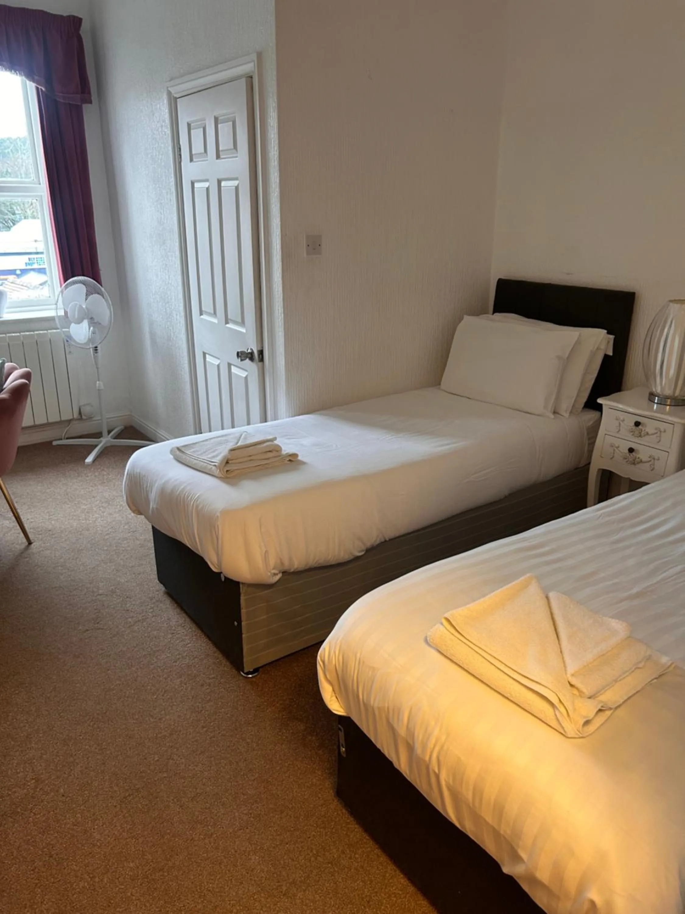 Bedroom, Bed in Parlors Hall Hotel