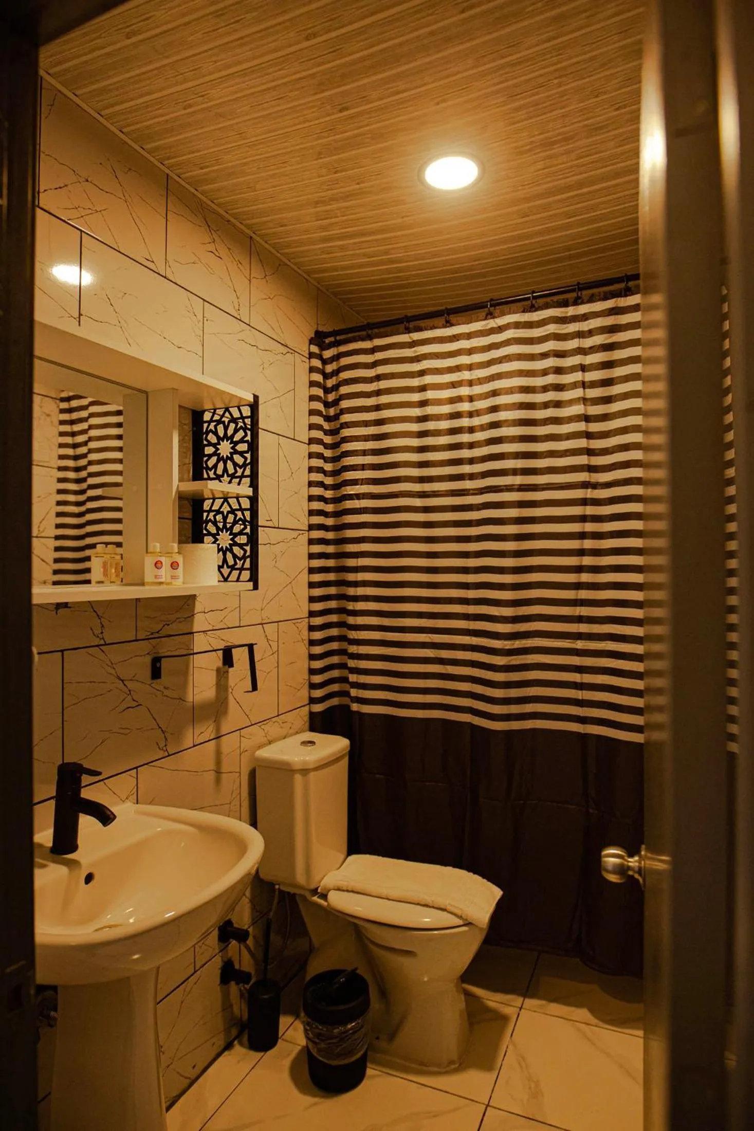 Toilet in Belsun Hotel