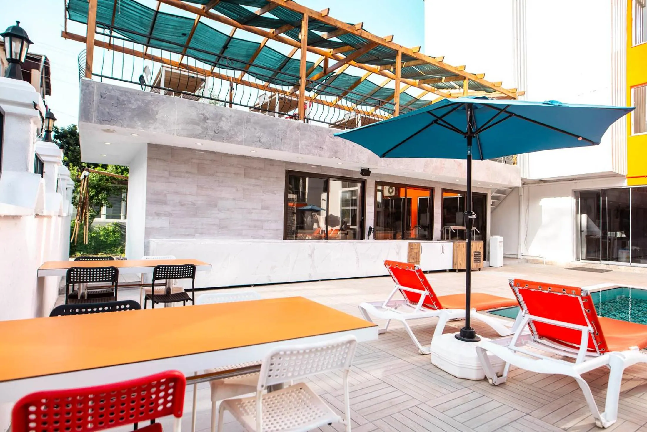 Restaurant/places to eat in Belsun Hotel