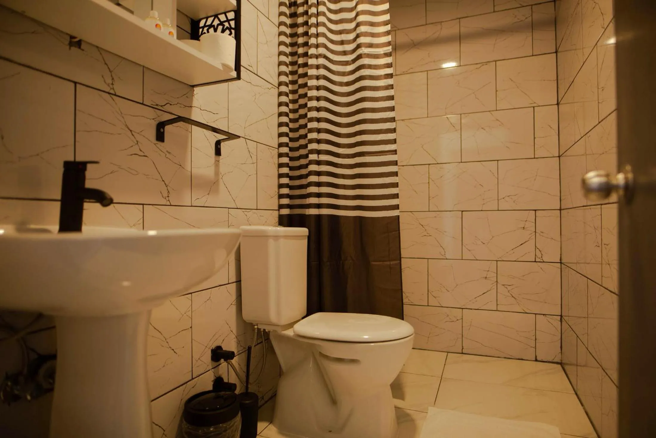 Toilet in Belsun Hotel
