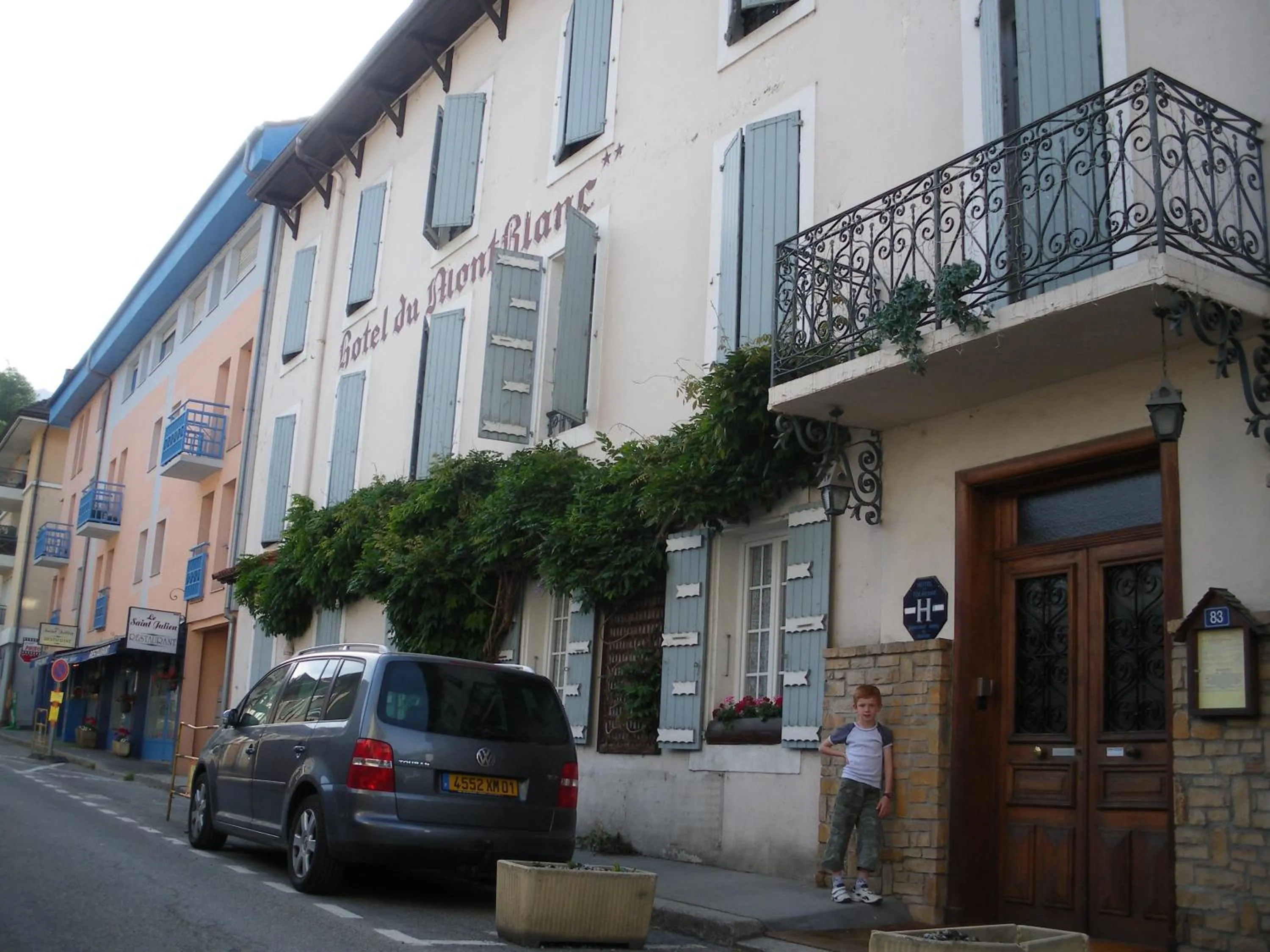 Facade/entrance in Hotel du Mont Blanc