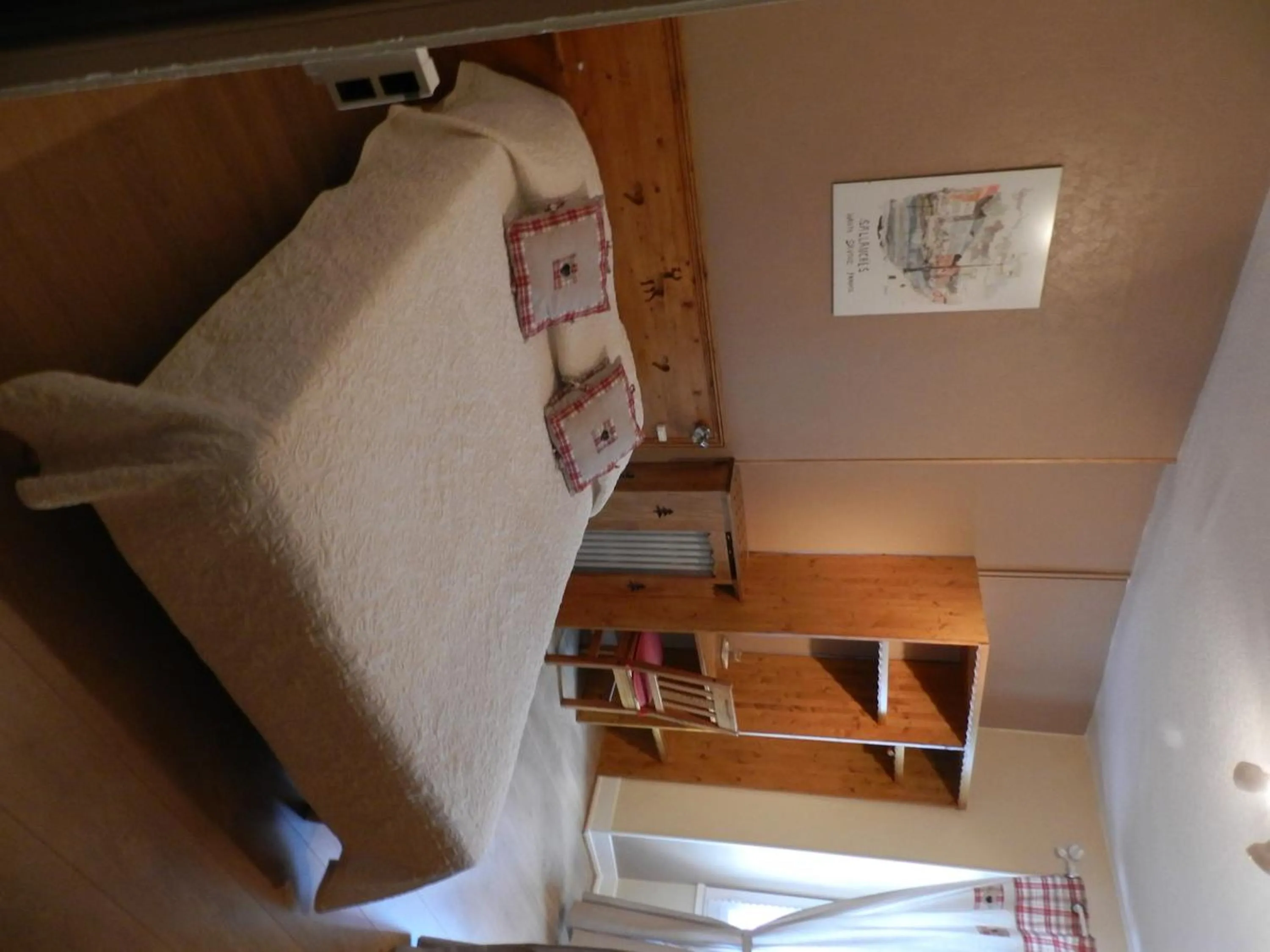 Bed in Hotel du Mont Blanc