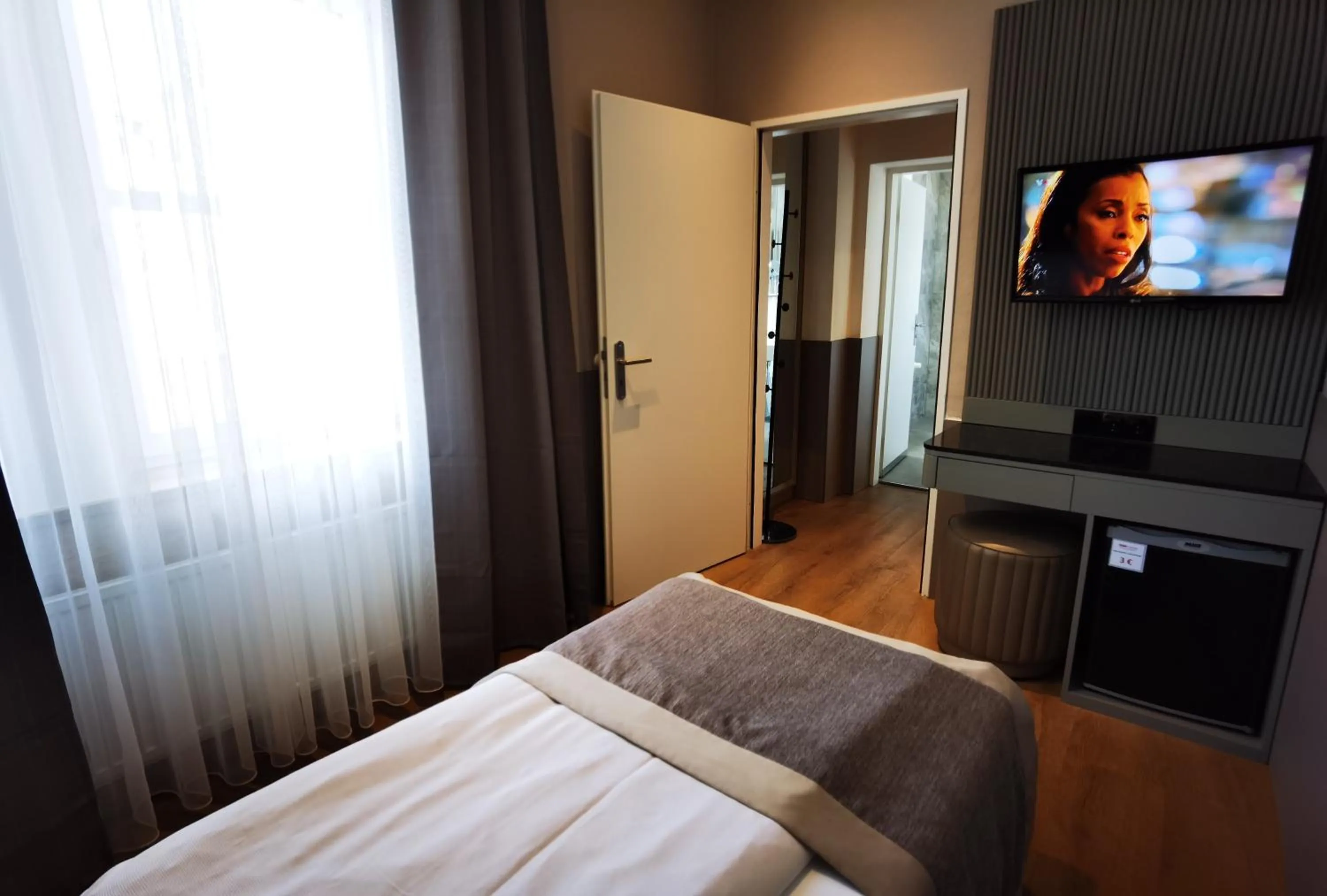 Bed in Arthotel Munich