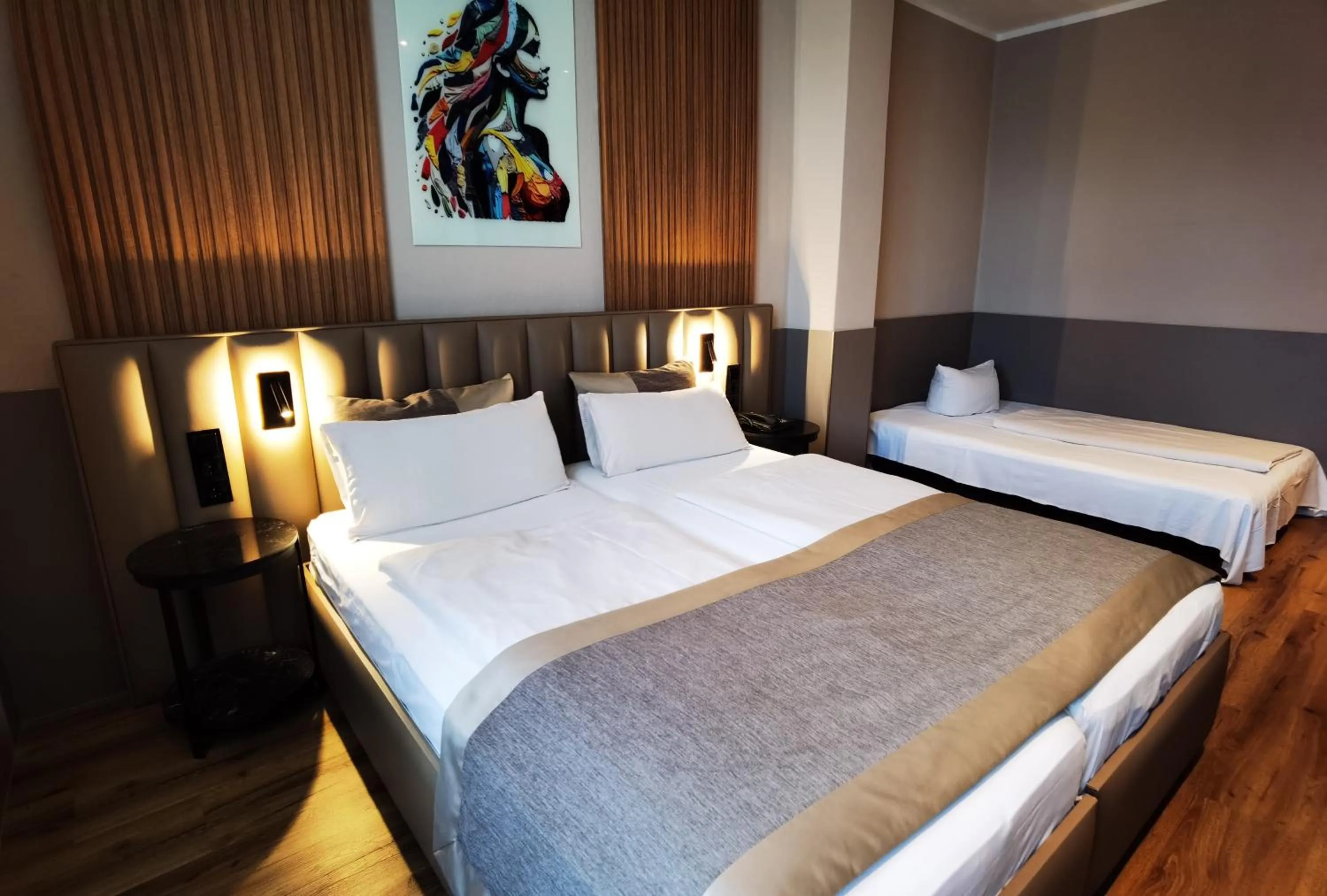 Photo of the whole room, Bed in Arthotel Munich