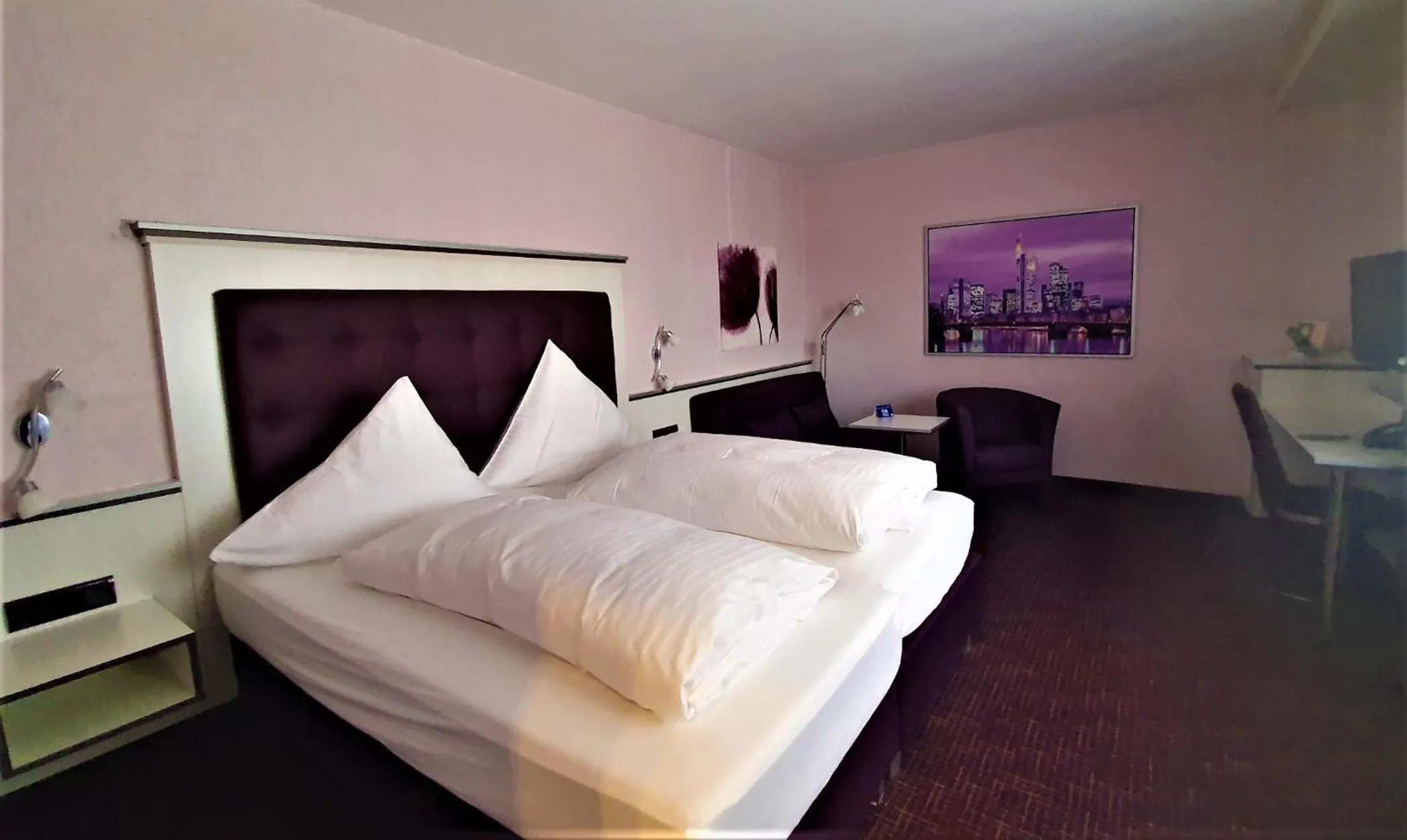 Photo of the whole room, Bed in Dreispitz -B&B-Hotel Garni