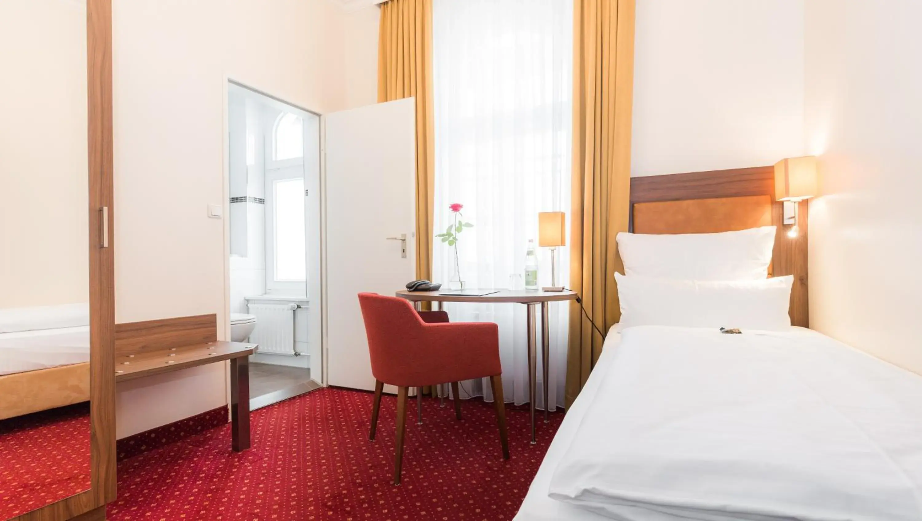 Photo of the whole room, Bed in Hotel Fürst Bismarck Photo of the whole room, Bed in Hotel Fürst Bismarck