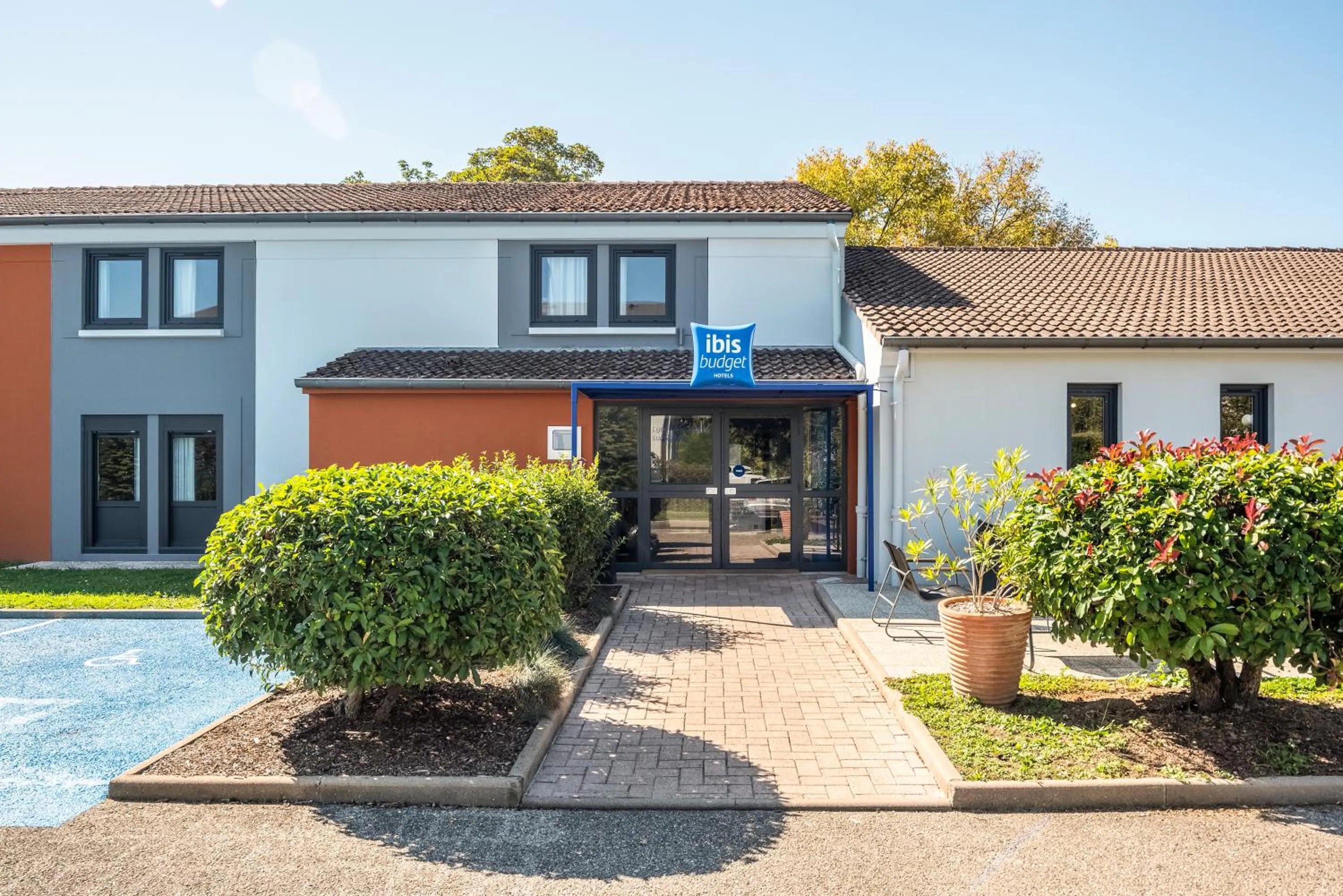 Property building in Ibis Budget Villefranche