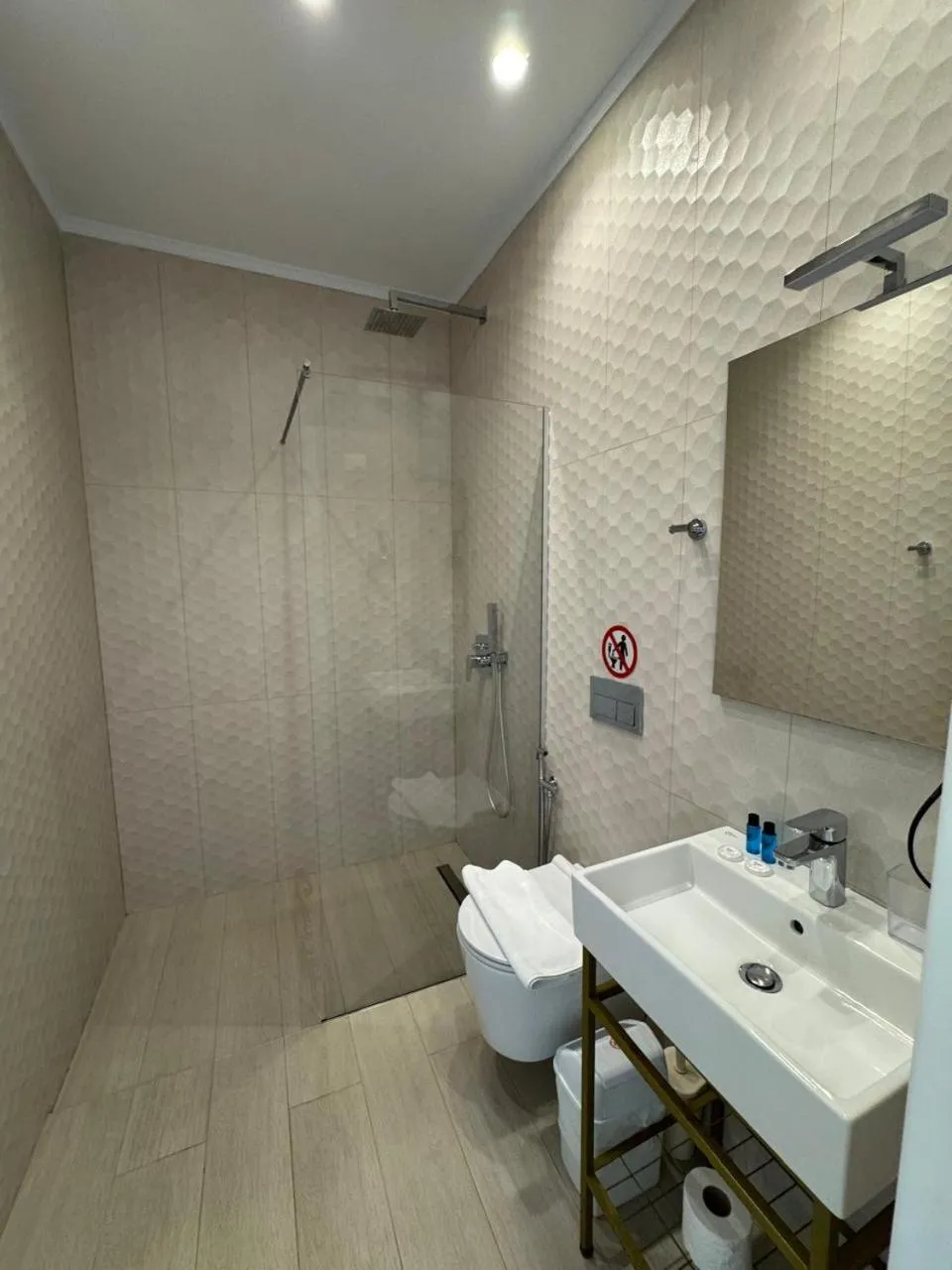 Bathroom in Otto Hotel