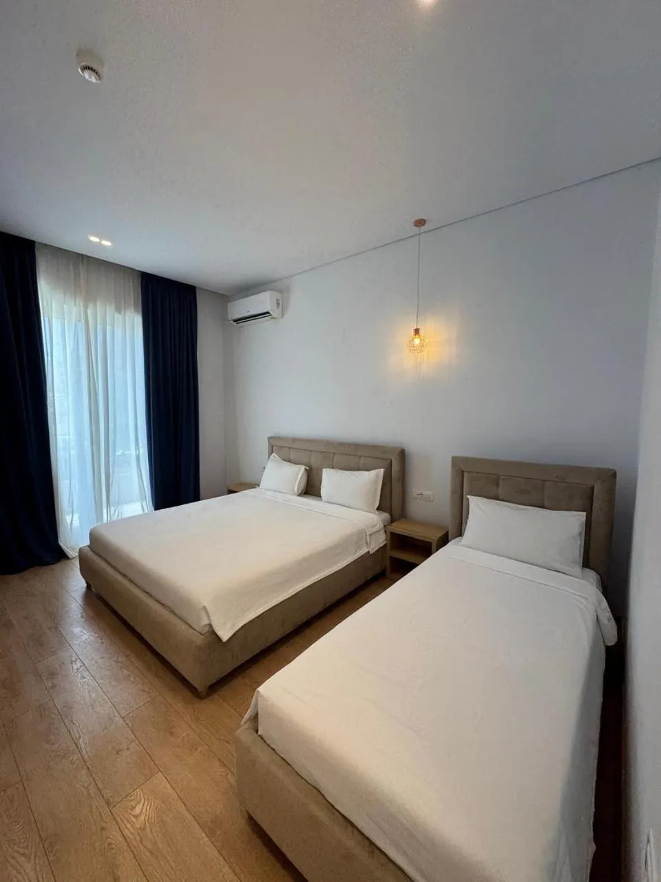 towels, Bed in Otto Hotel