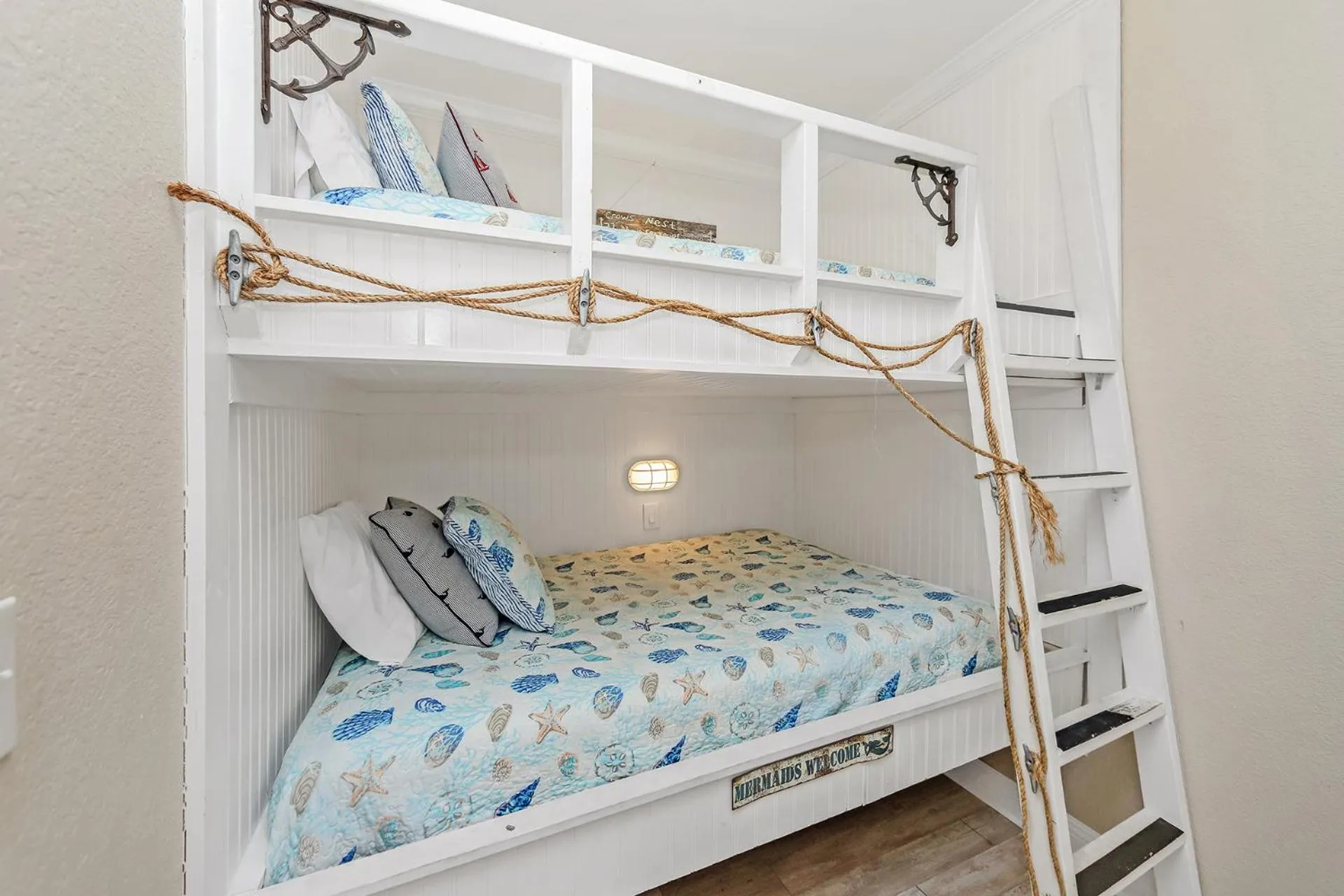bunk bed, Bed in Village Retreat